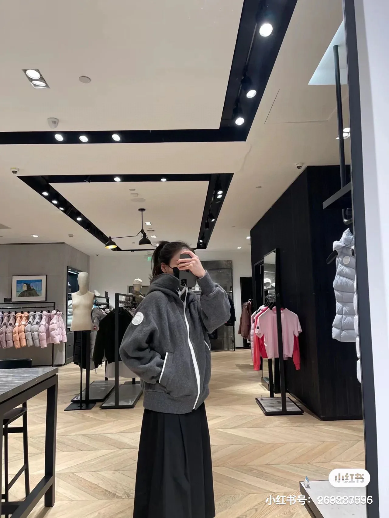 Куртки И Пуховики Женские Canada Goose 17998642