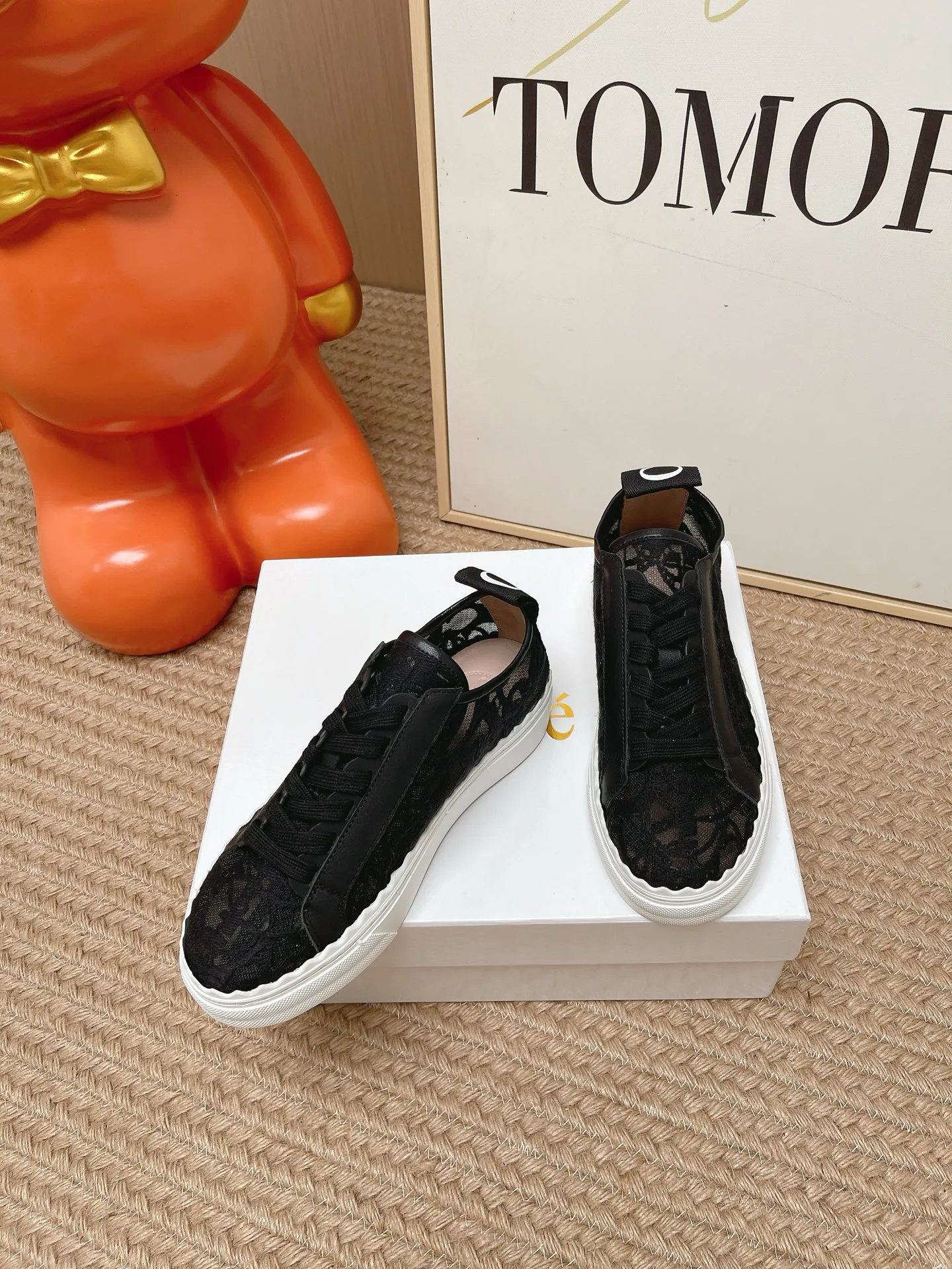 Кроссовки Женские Chloe 16892210