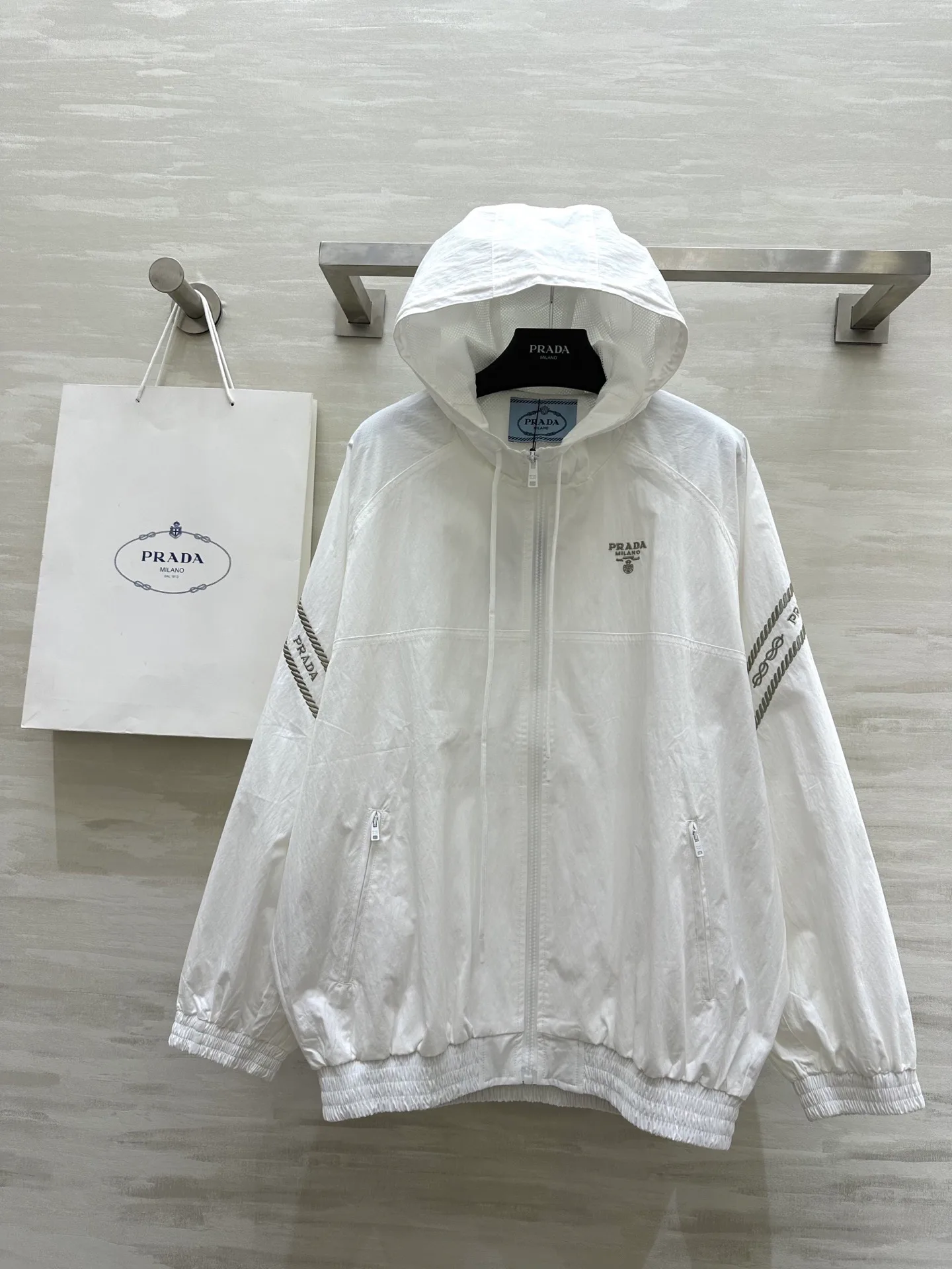 Куртки И Пуховики Женские Prada 10548