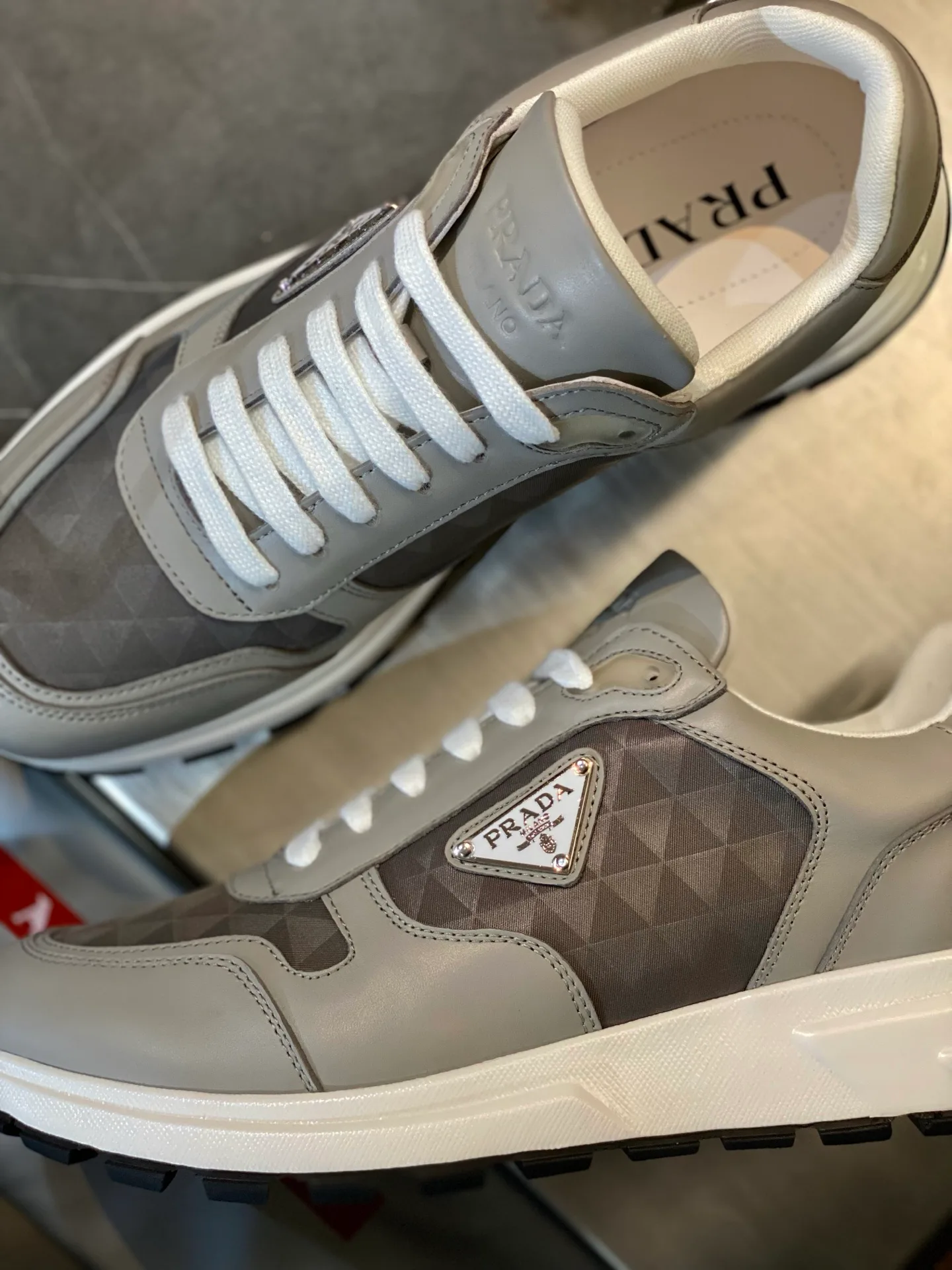 Кроссовки Женские Prada 408439