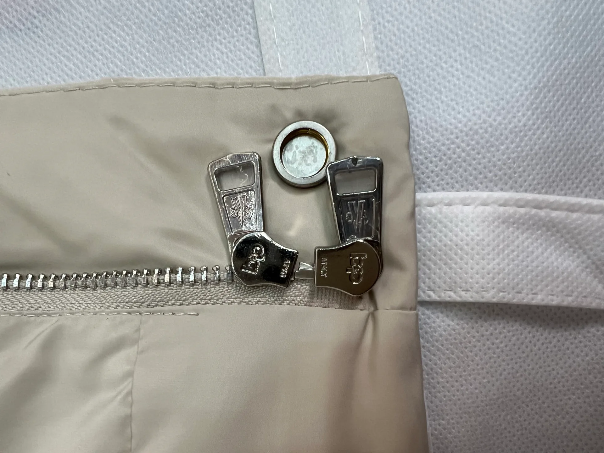 Куртки И Пуховики Женские Moncler 18599836