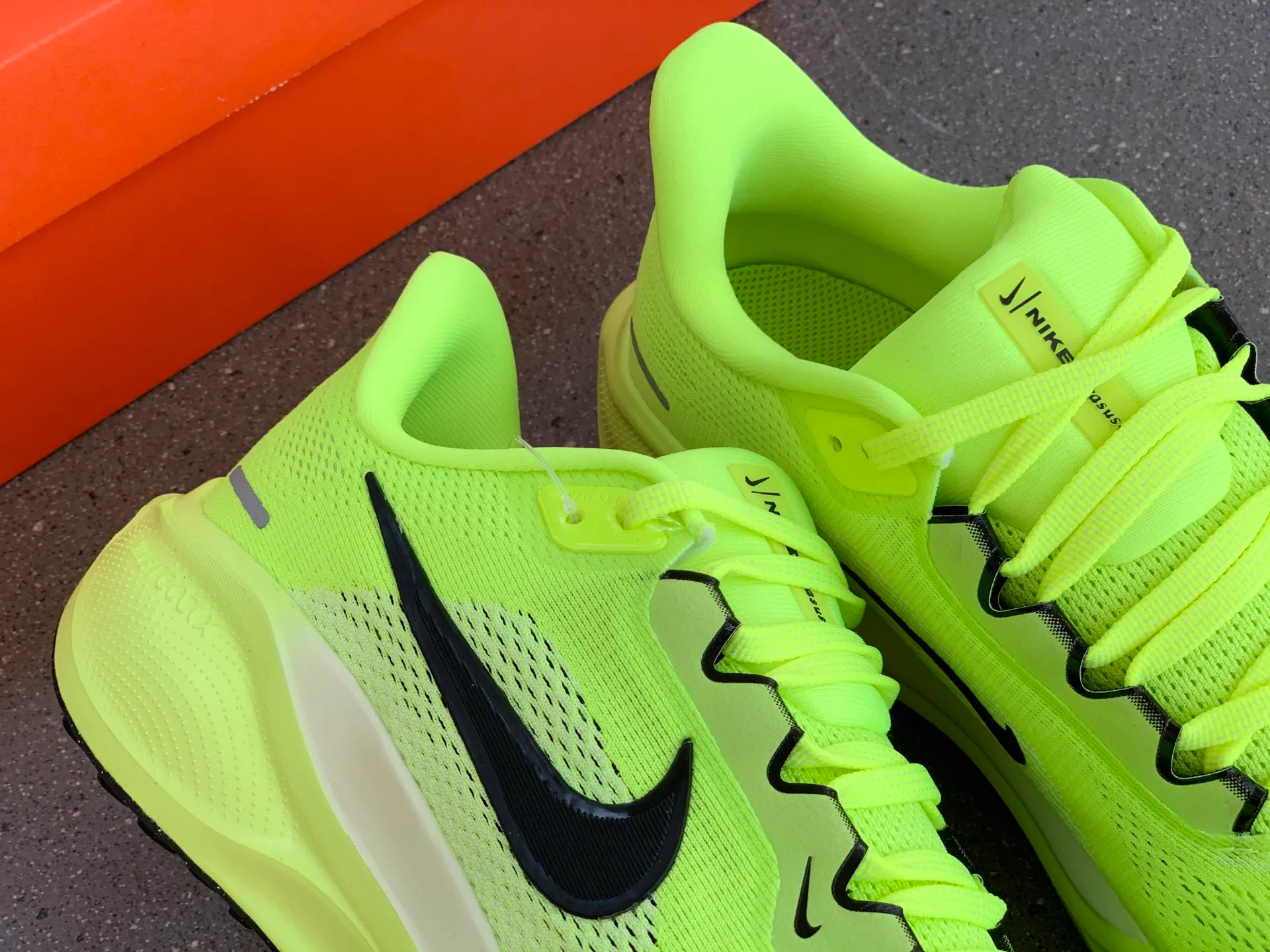 Кроссовки Женские Nike 230366