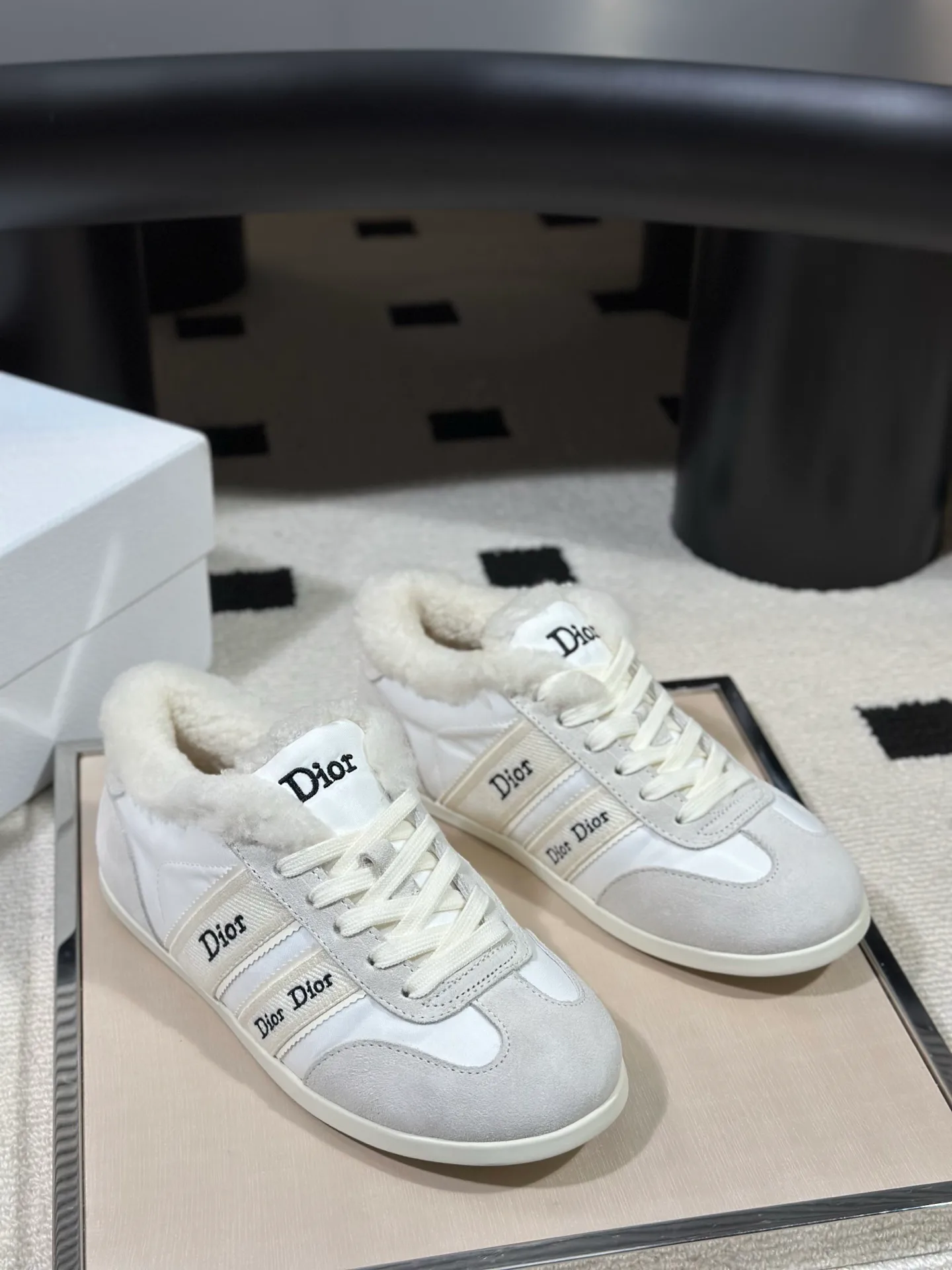 Кроссовки Женские Christian Dior 18366779