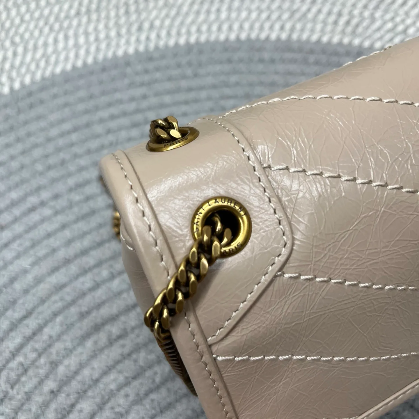 Классические Сумки Женские Saint Laurent 18220656
