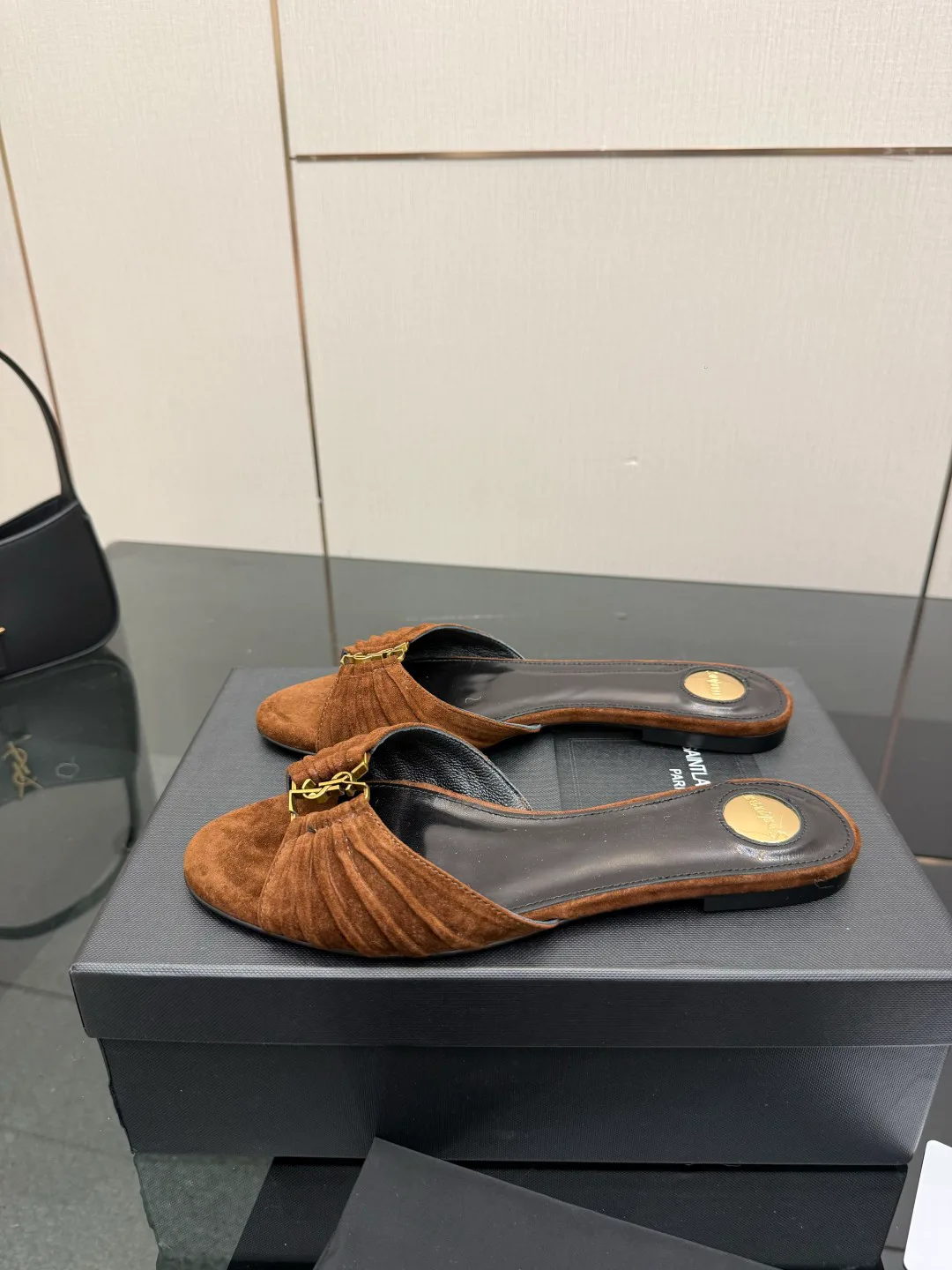 Шлепанцы Женские Saint Laurent 11668826