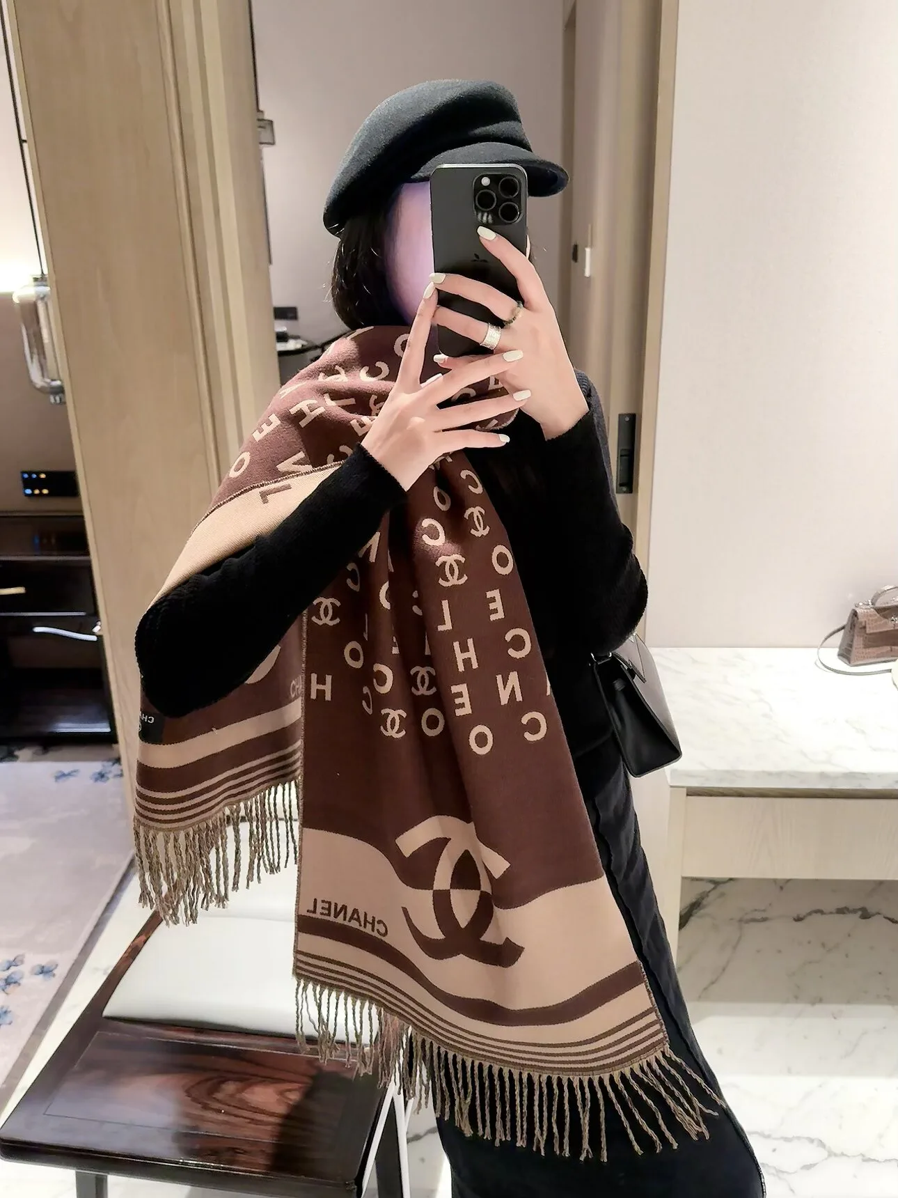 Шарфы Chanel 18377560