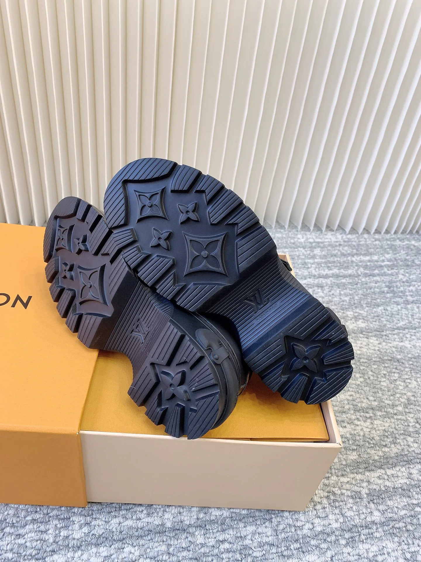 Туфли Женские Louis Vuitton 1474353