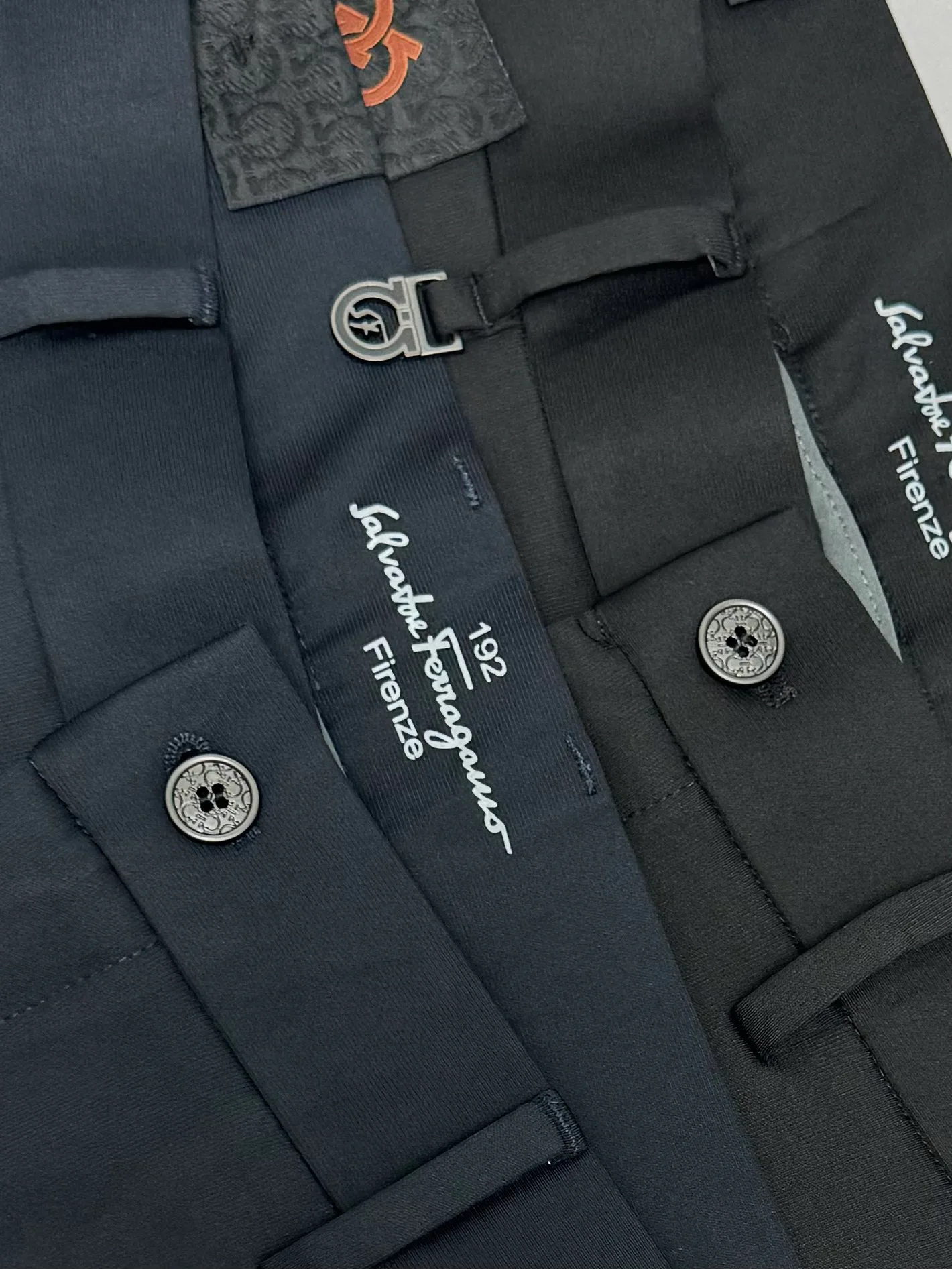 Брюки Женские Salvatore Ferragamo 11480531