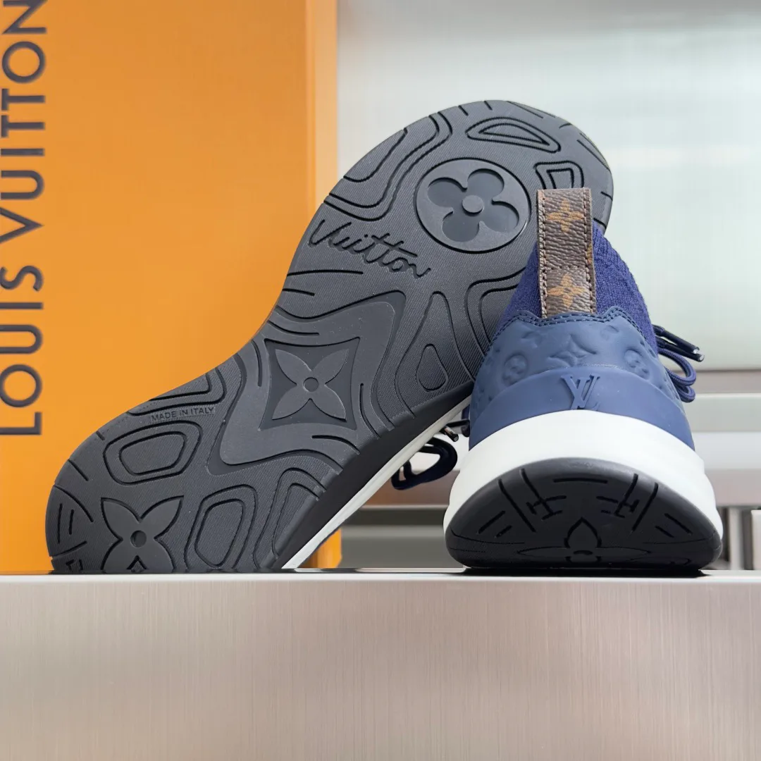 Кроссовки Женские Louis Vuitton 17950530