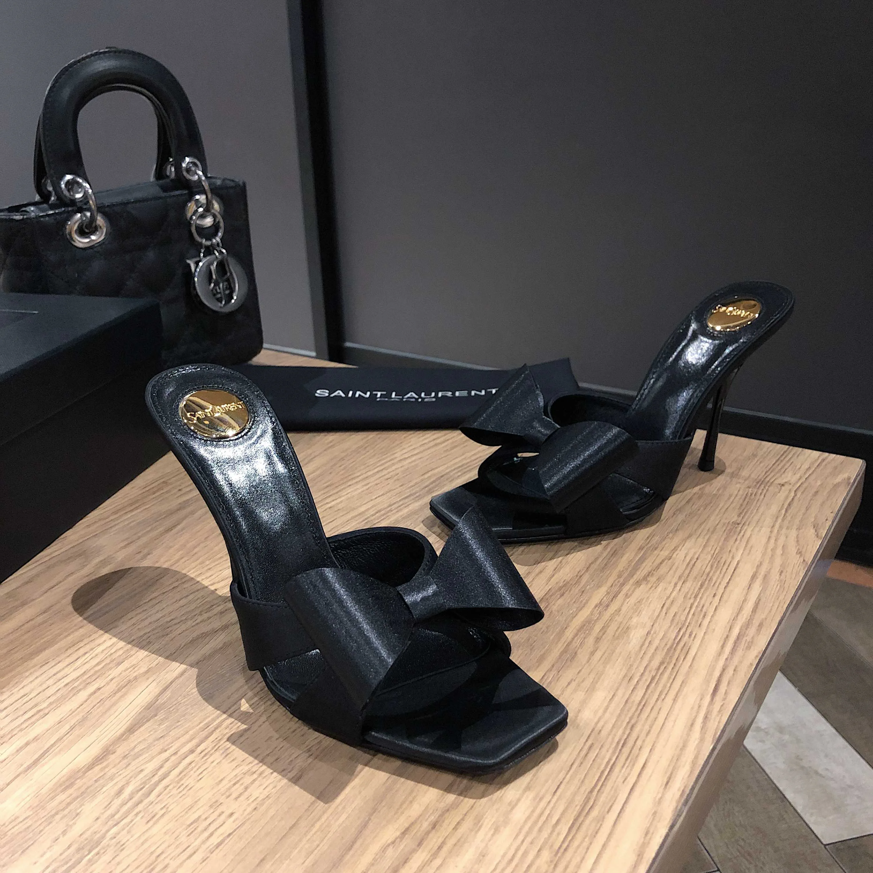 Босоножки Женские Saint Laurent 11220489