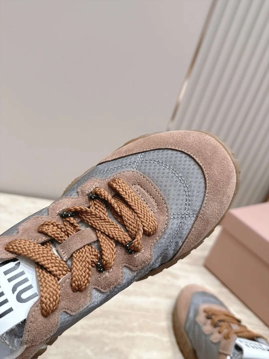 Кроссовки Женские Miu Miu 18025618