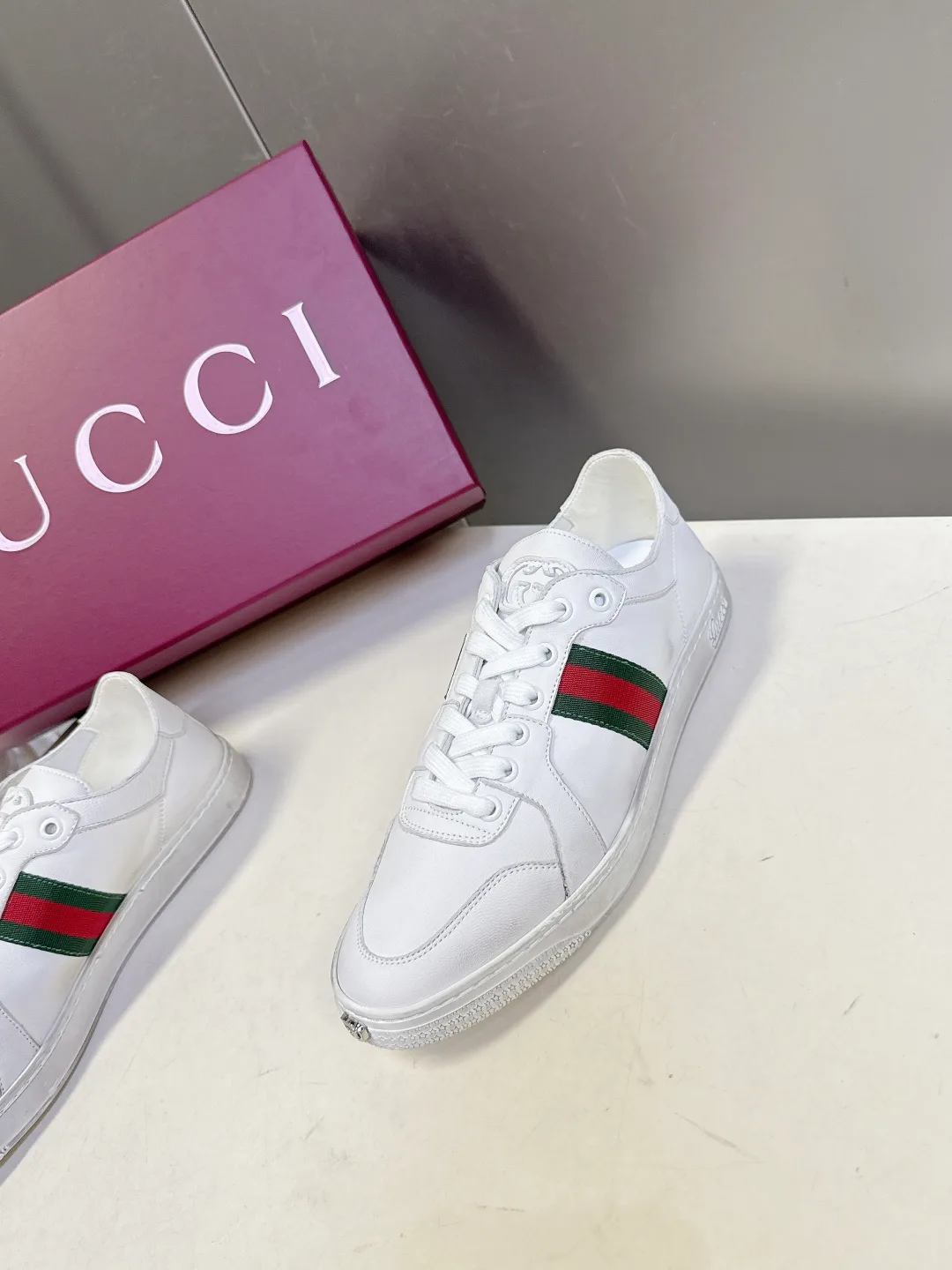 Кроссовки Женские Gucci 13095029