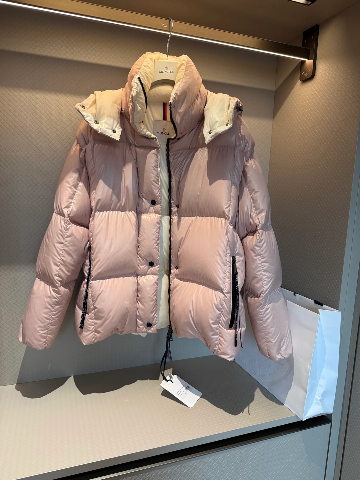 Куртки И Пуховики Женские Moncler 18956330