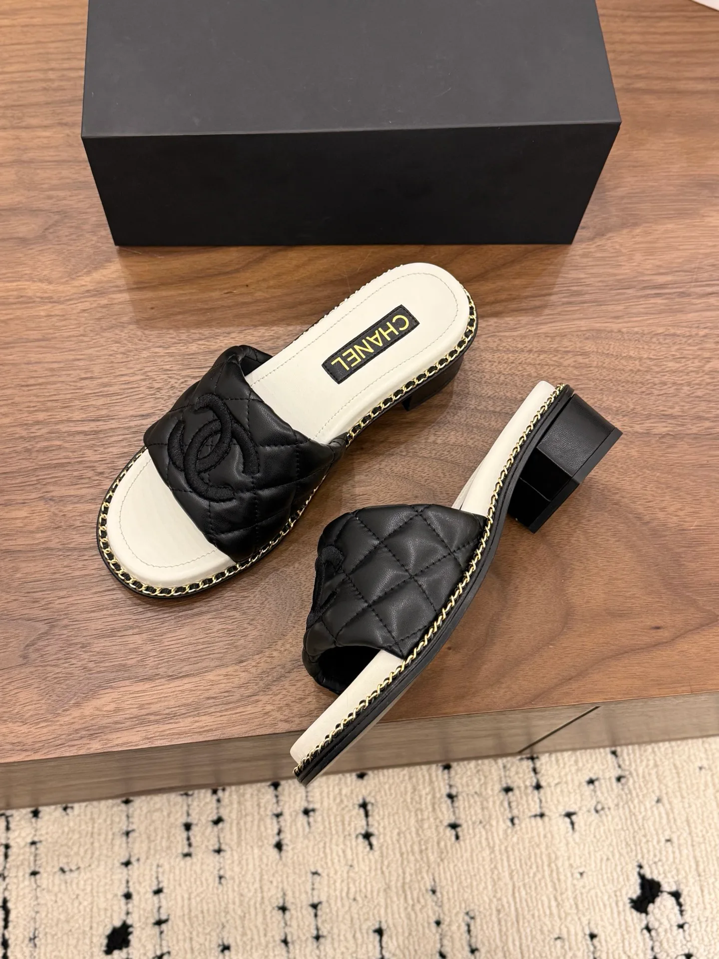 Сандалии Женские Chanel 11702105