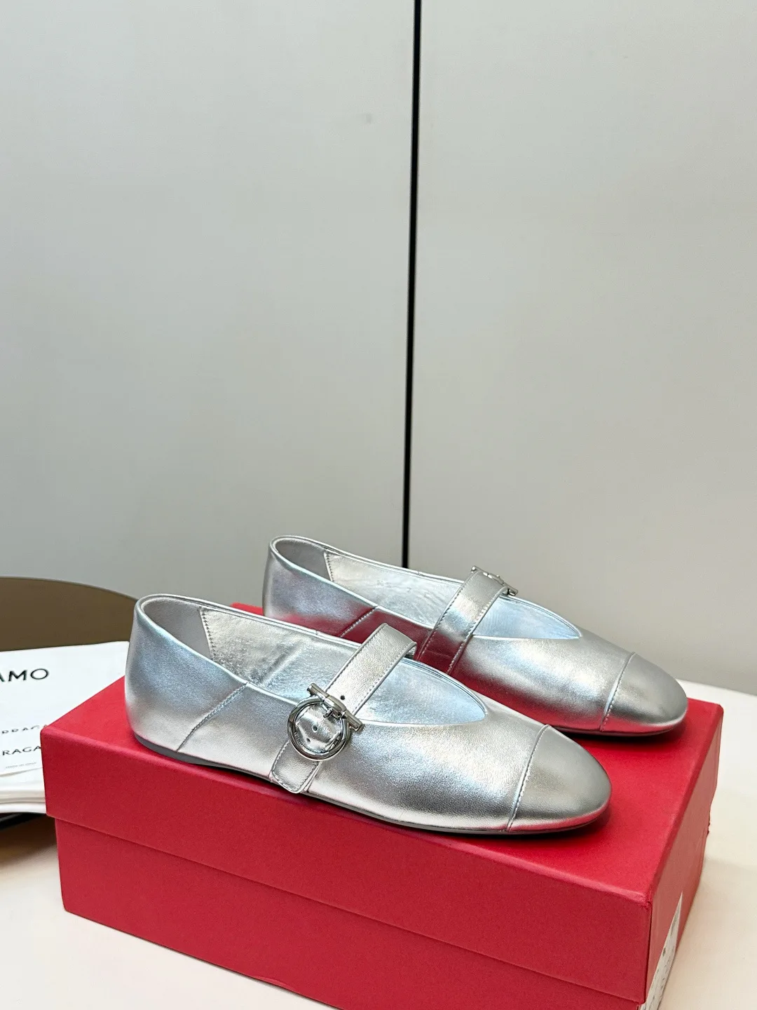 Туфли Женские Salvatore Ferragamo 11668916