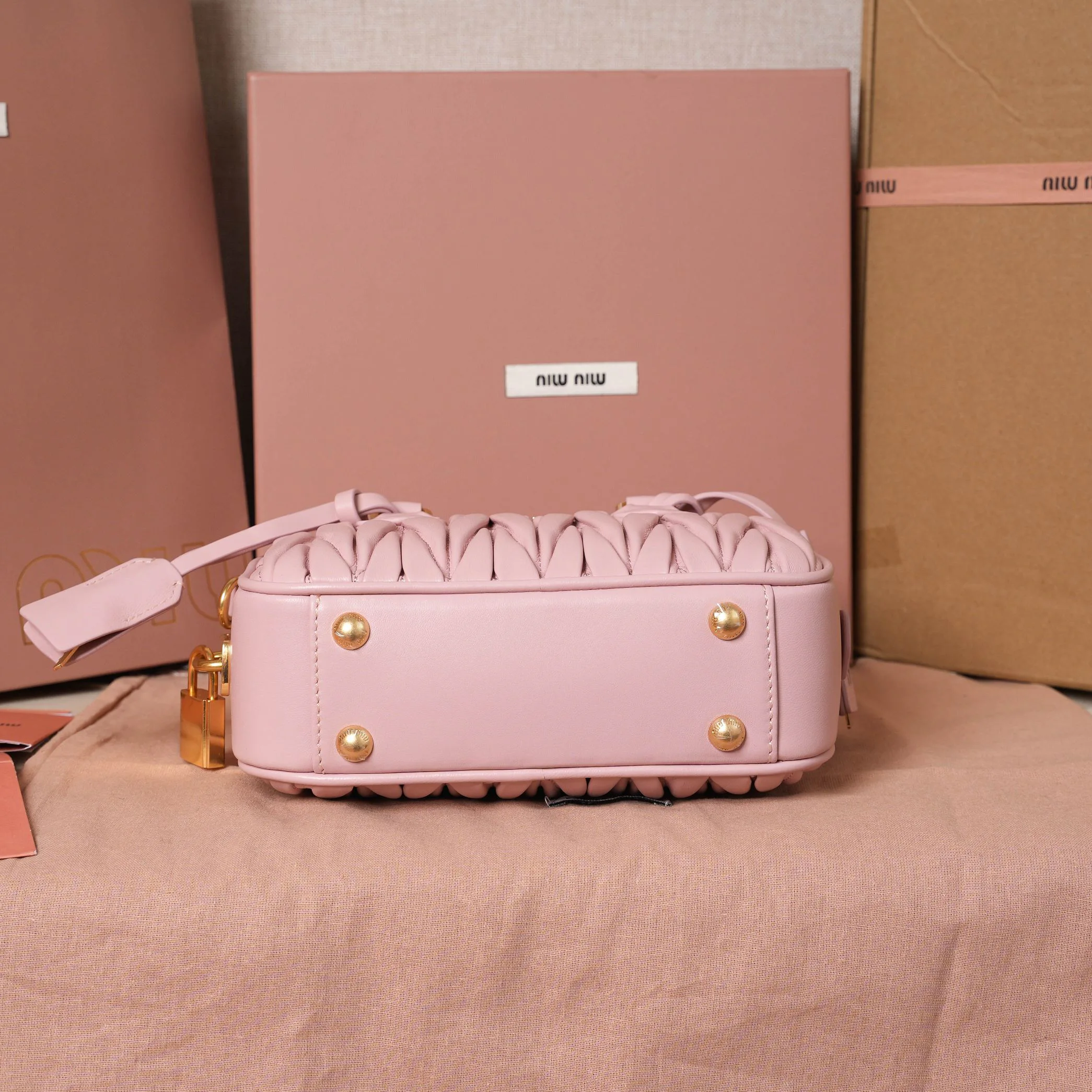Классические Сумки Женские Miu Miu 11402752