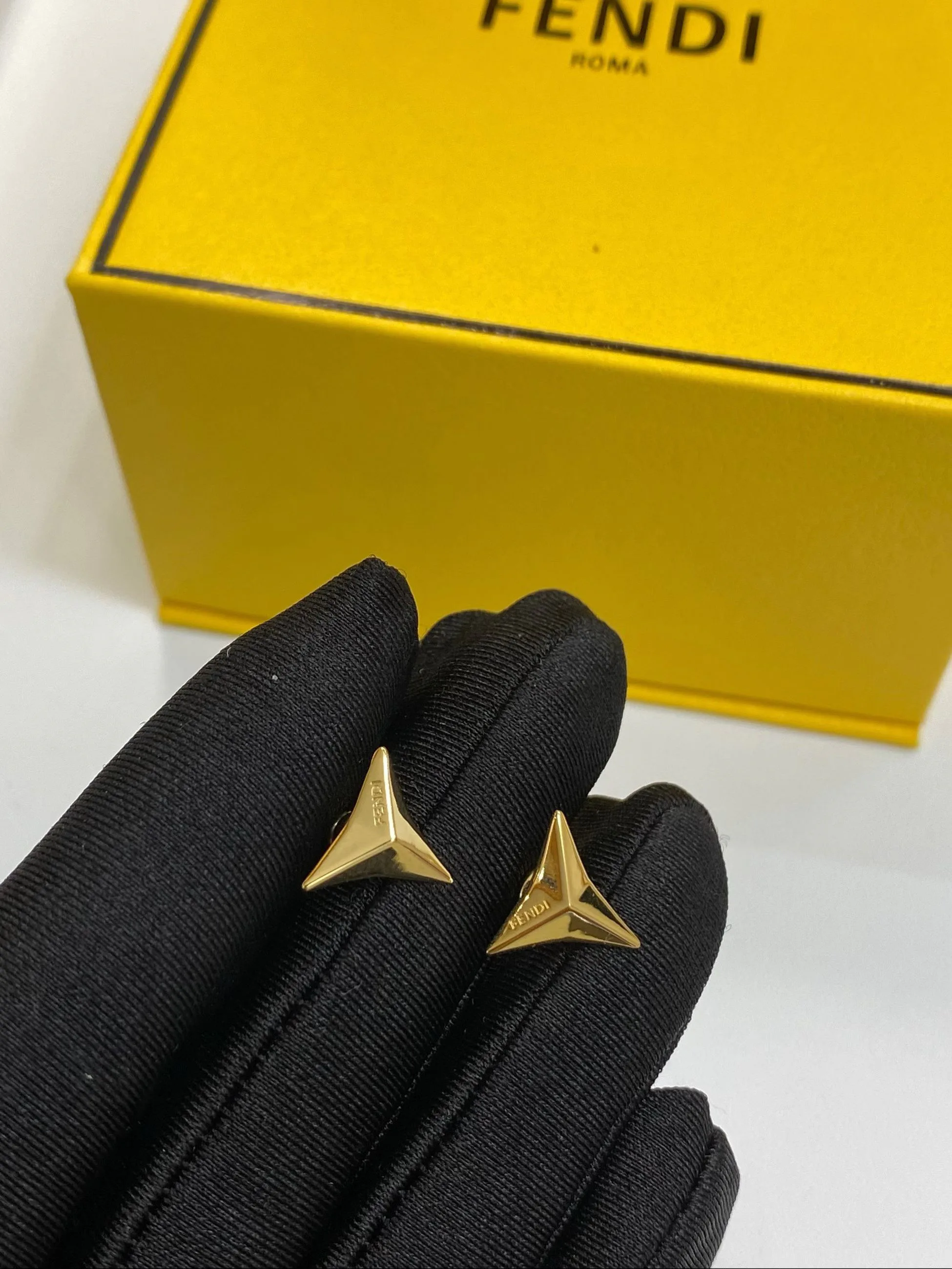 Бижутерия Fendi 18123179