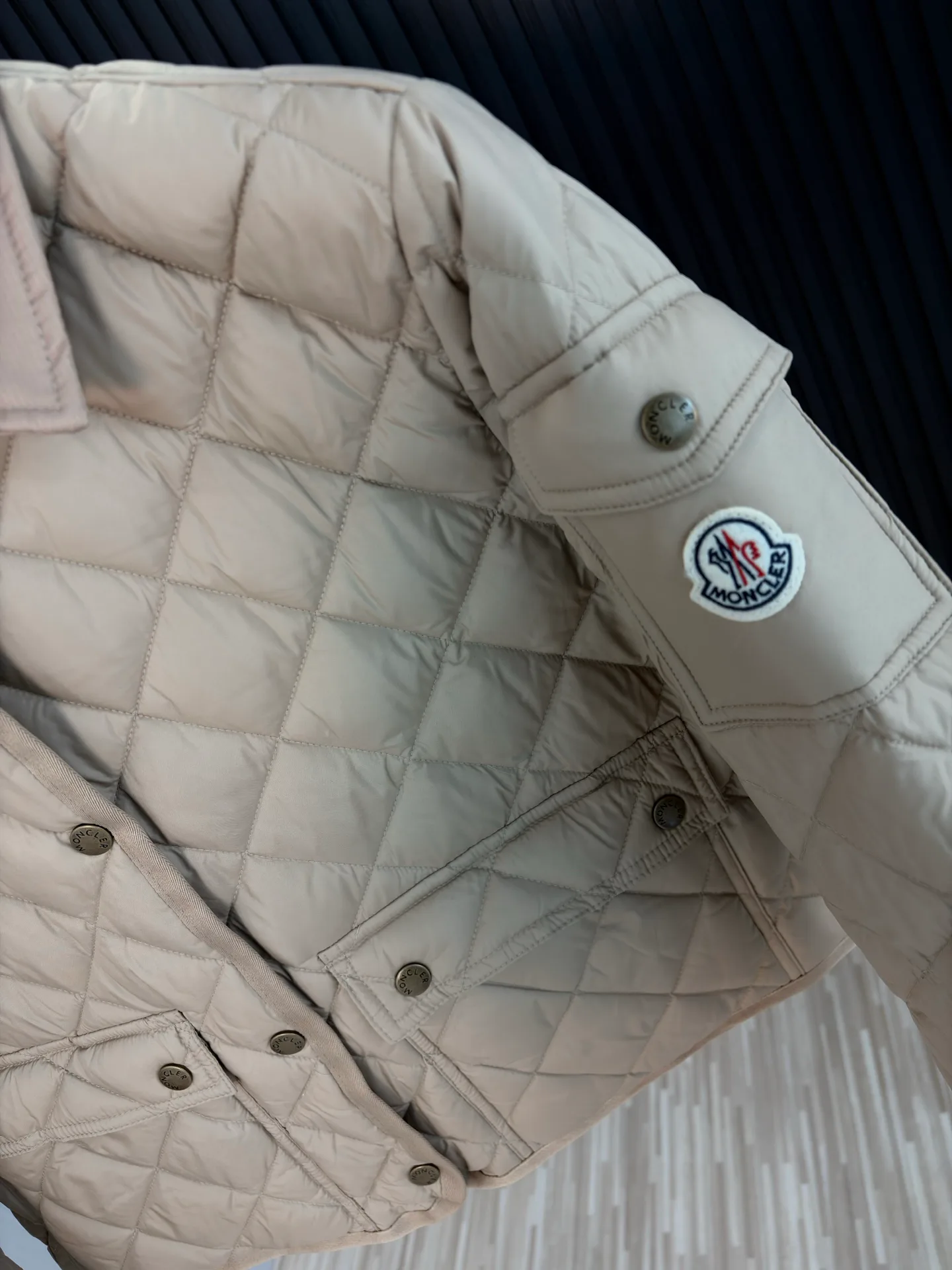 Куртки И Пуховики Женские Moncler 18600022