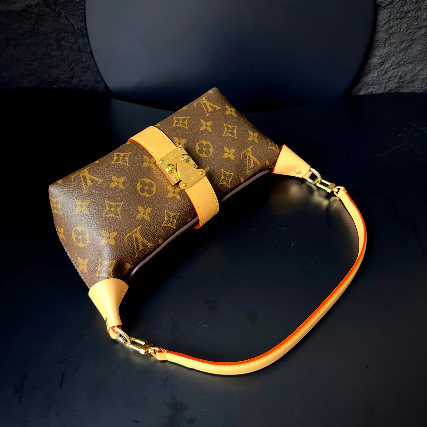 Классические Сумки Женские Louis Vuitton 18170514