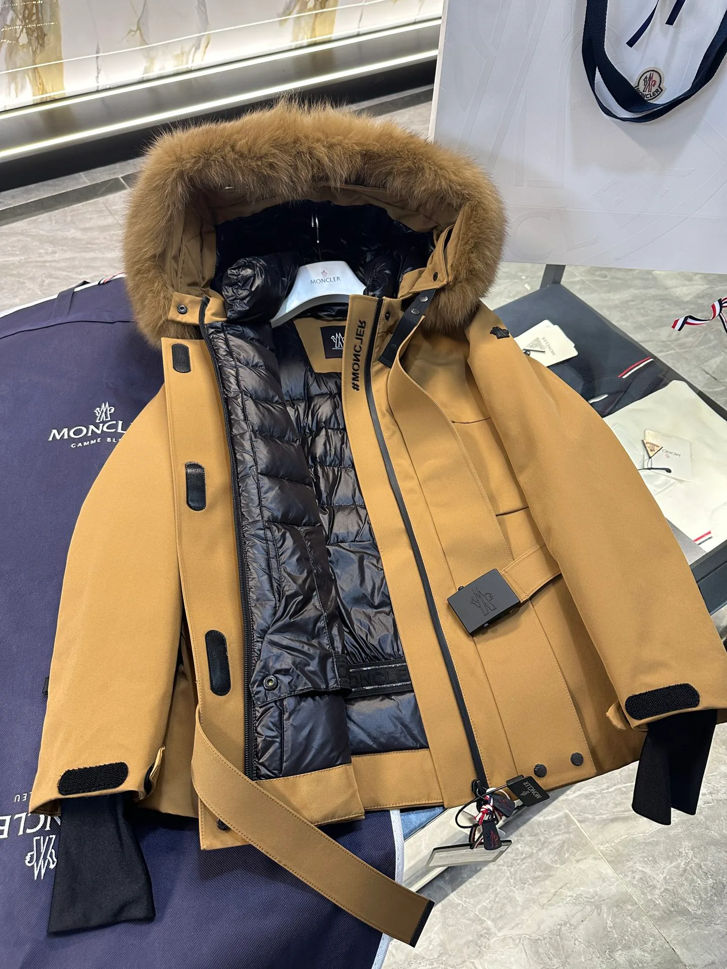 Куртки И Пуховики Женские Moncler 19629399