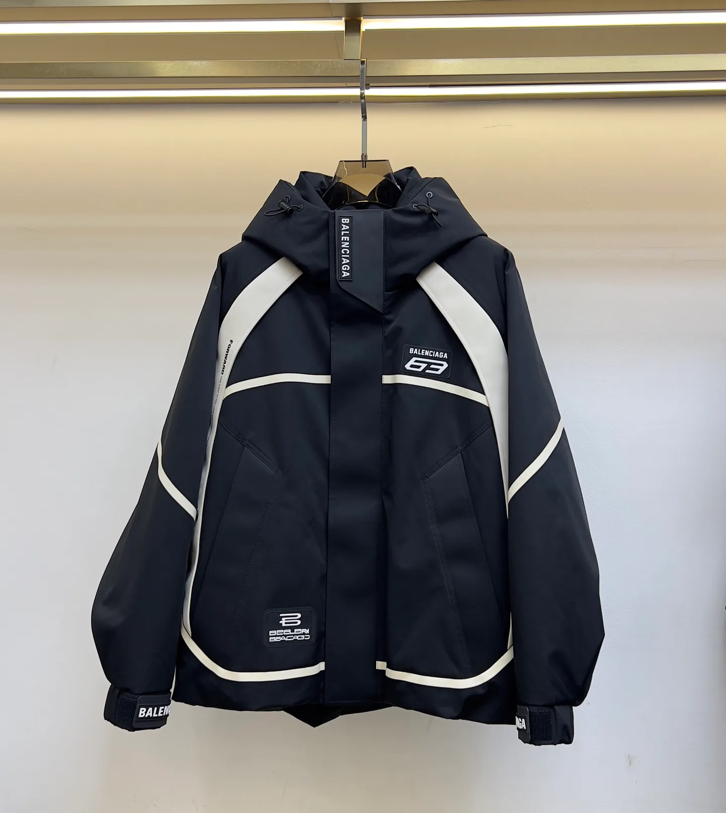 Куртки И Пуховики Женские Balenciaga 844133