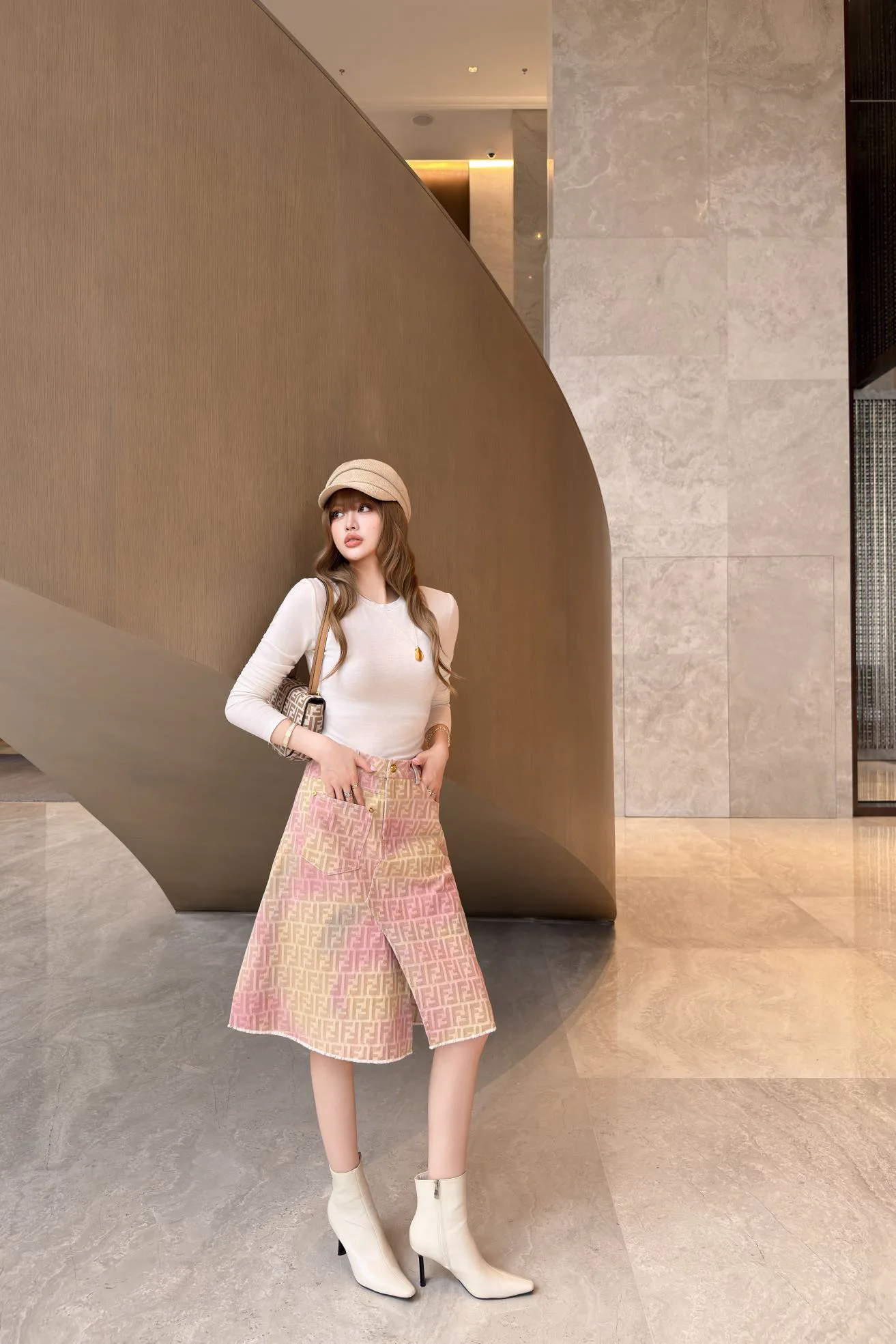 Юбки Женские Fendi 13232010