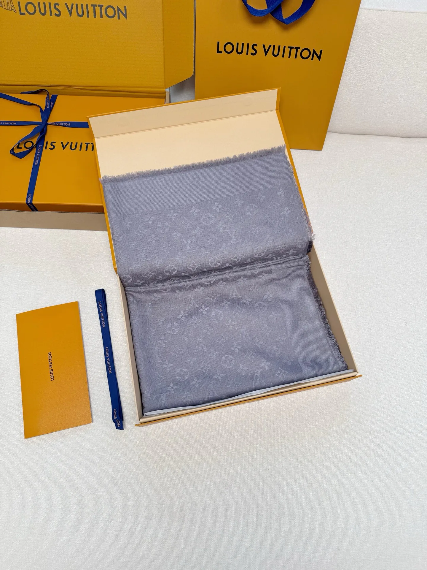 Шарфы Louis Vuitton 437765