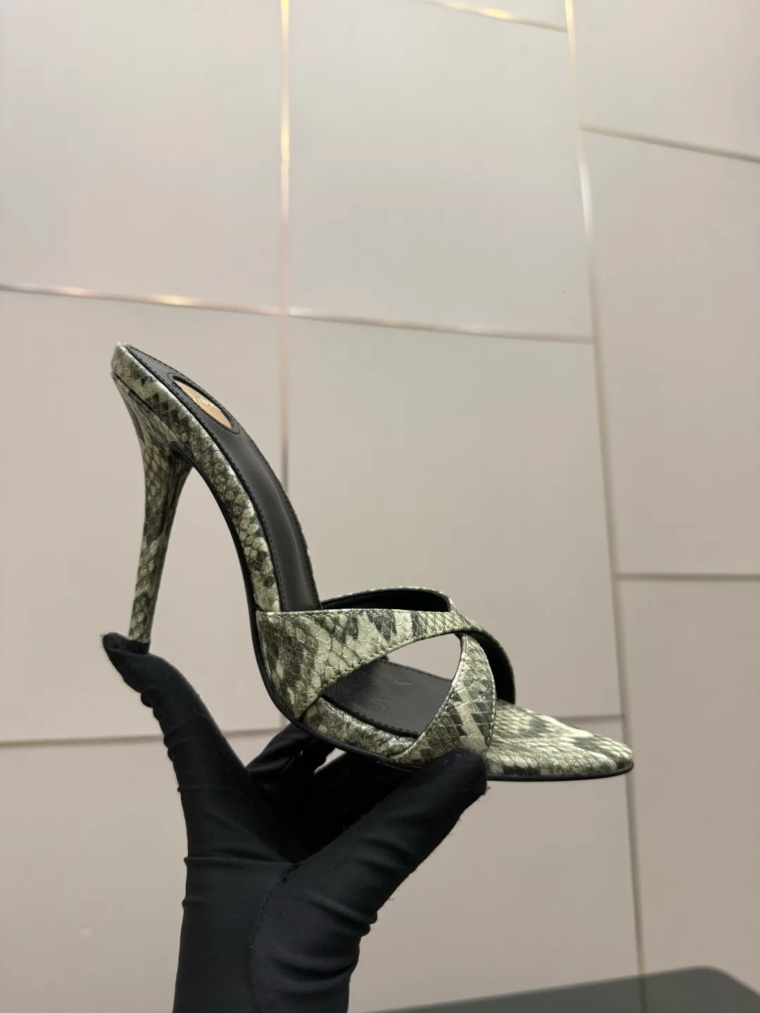 Босоножки Женские Saint Laurent 11409900