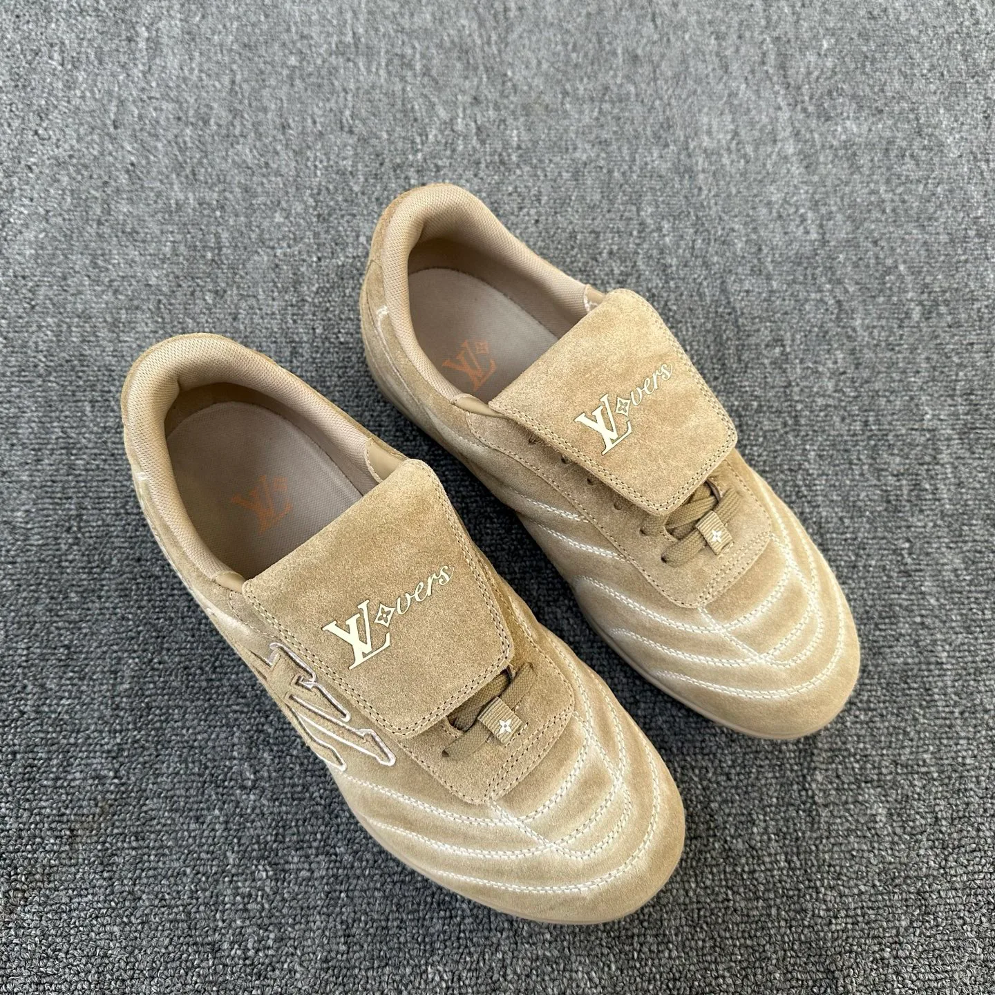 Кроссовки Женские Louis Vuitton 1638437