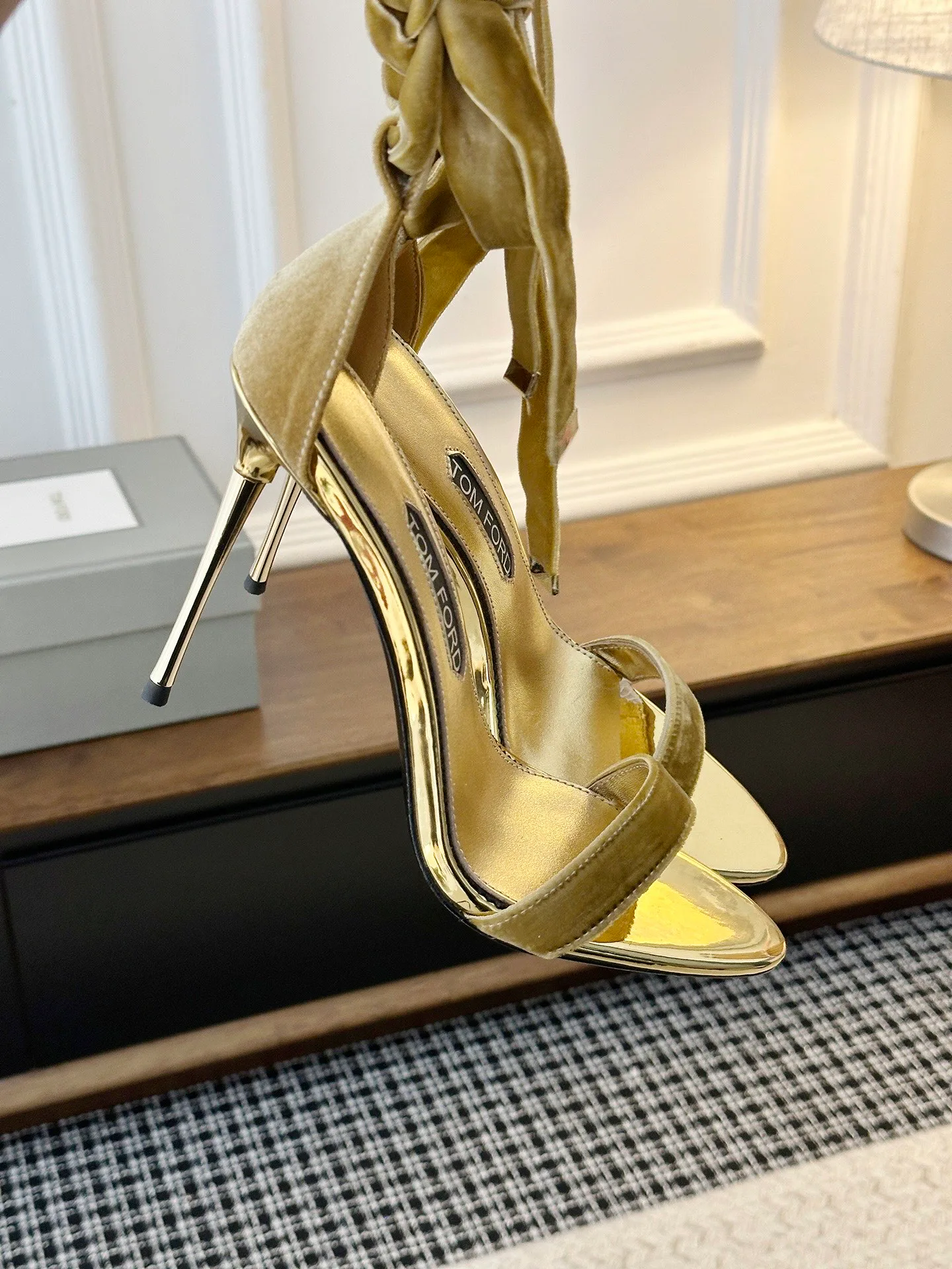 Босоножки Женские Tom Ford 11194379