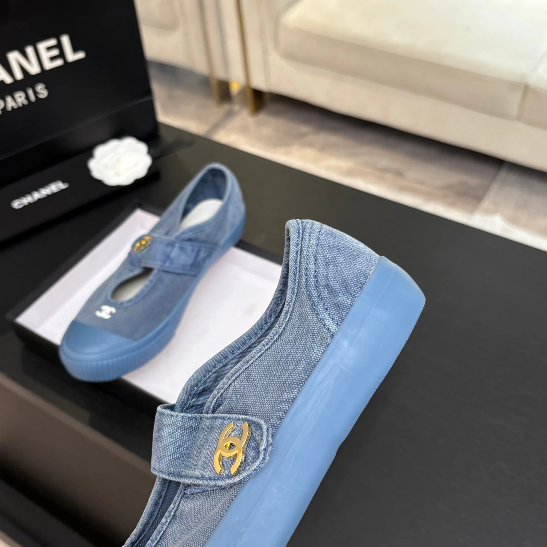 Кроссовки Женские Chanel 18062817