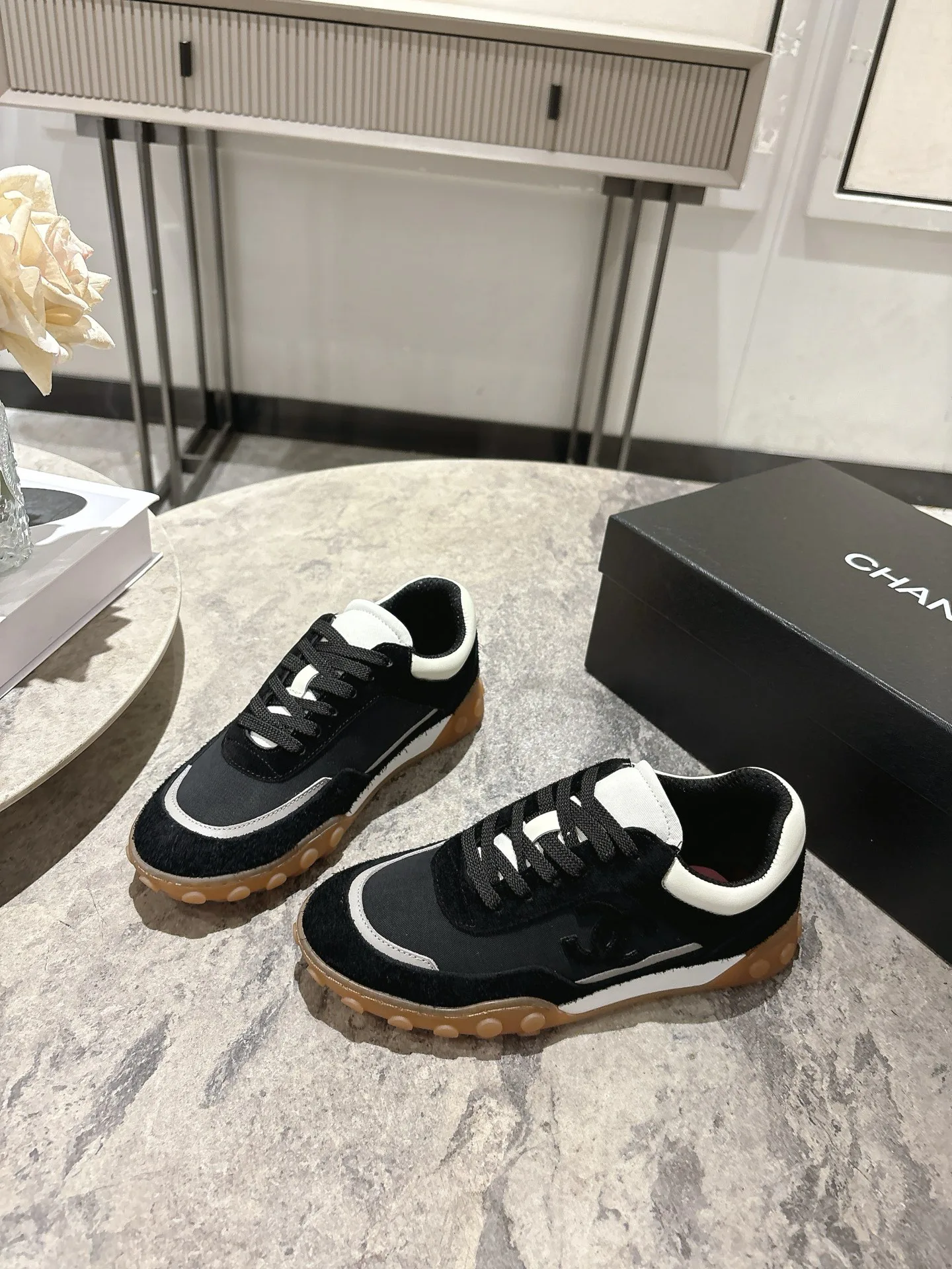Кроссовки Женские Chanel 11585045