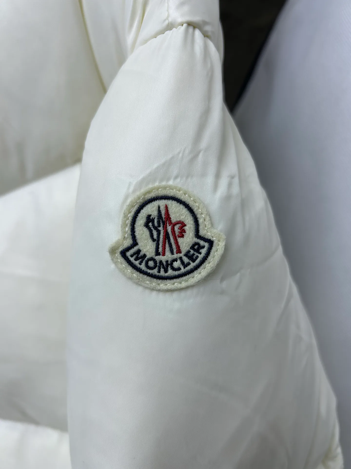 Куртки И Пуховики Женские Moncler 17964477