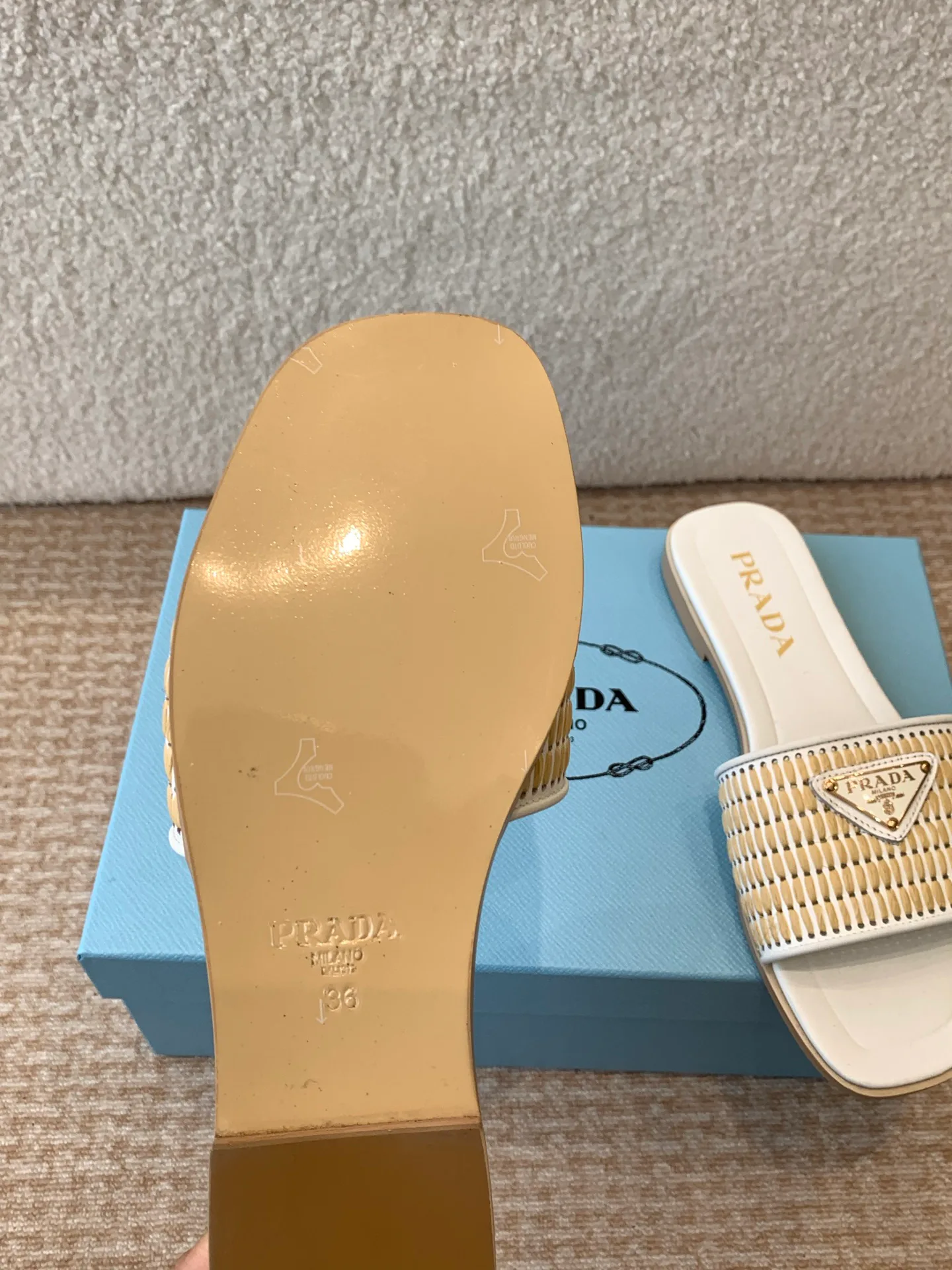 Шлепанцы Женские Prada 13757