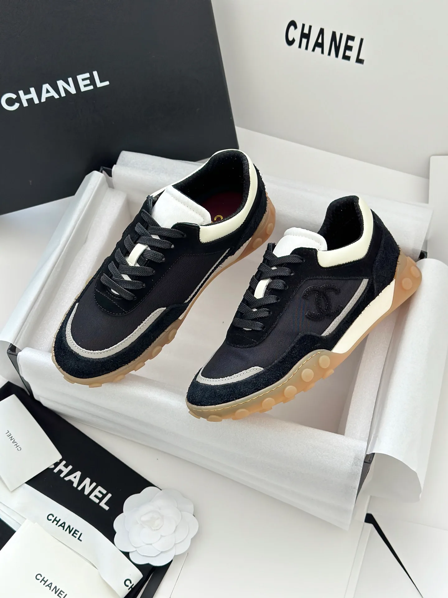 Кроссовки Женские Chanel 18765007