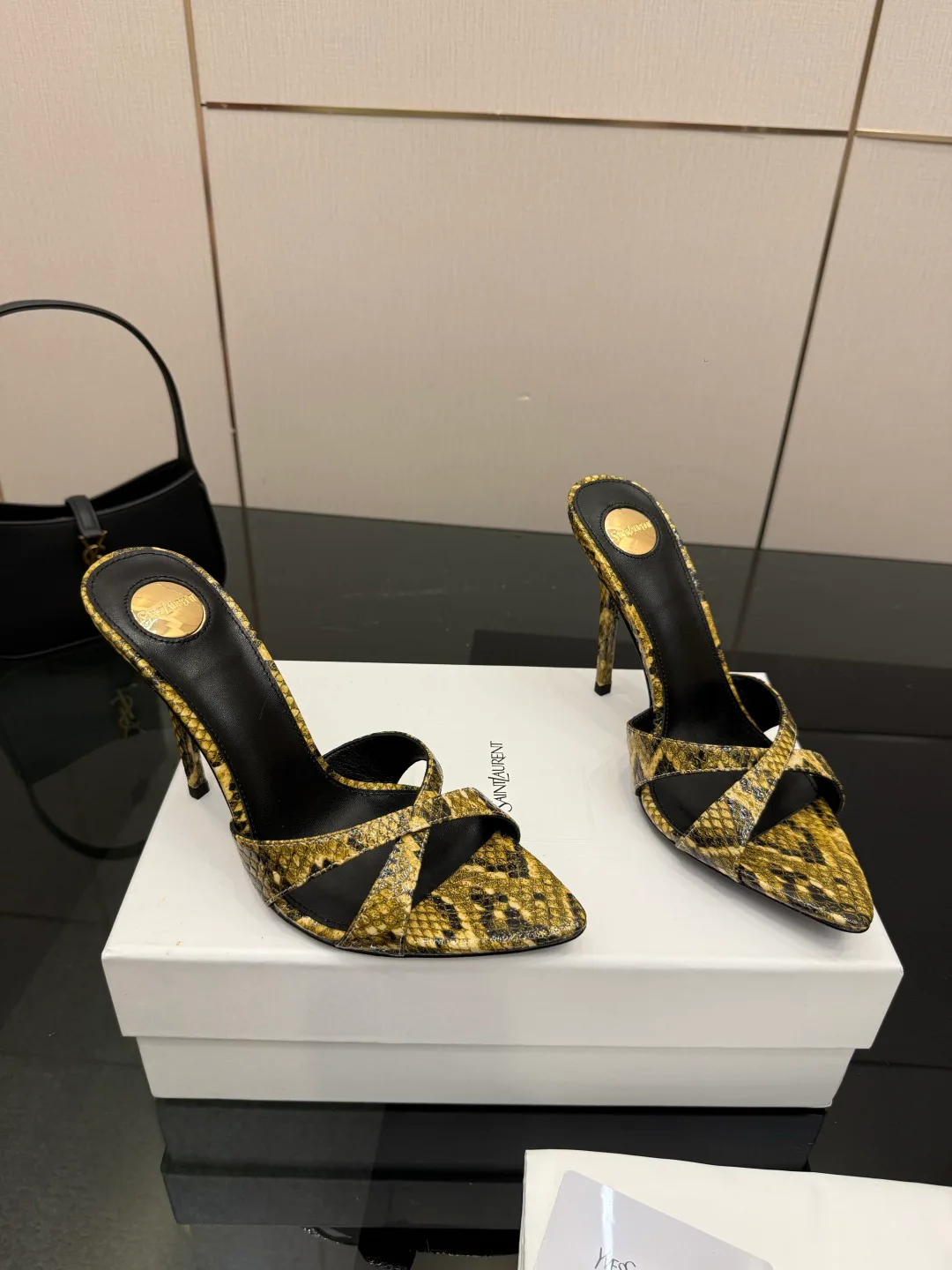 Босоножки Женские Saint Laurent 11409899