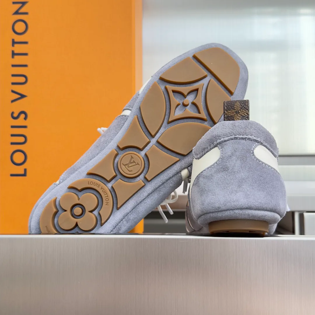 Кроссовки Женские Louis Vuitton 17415513