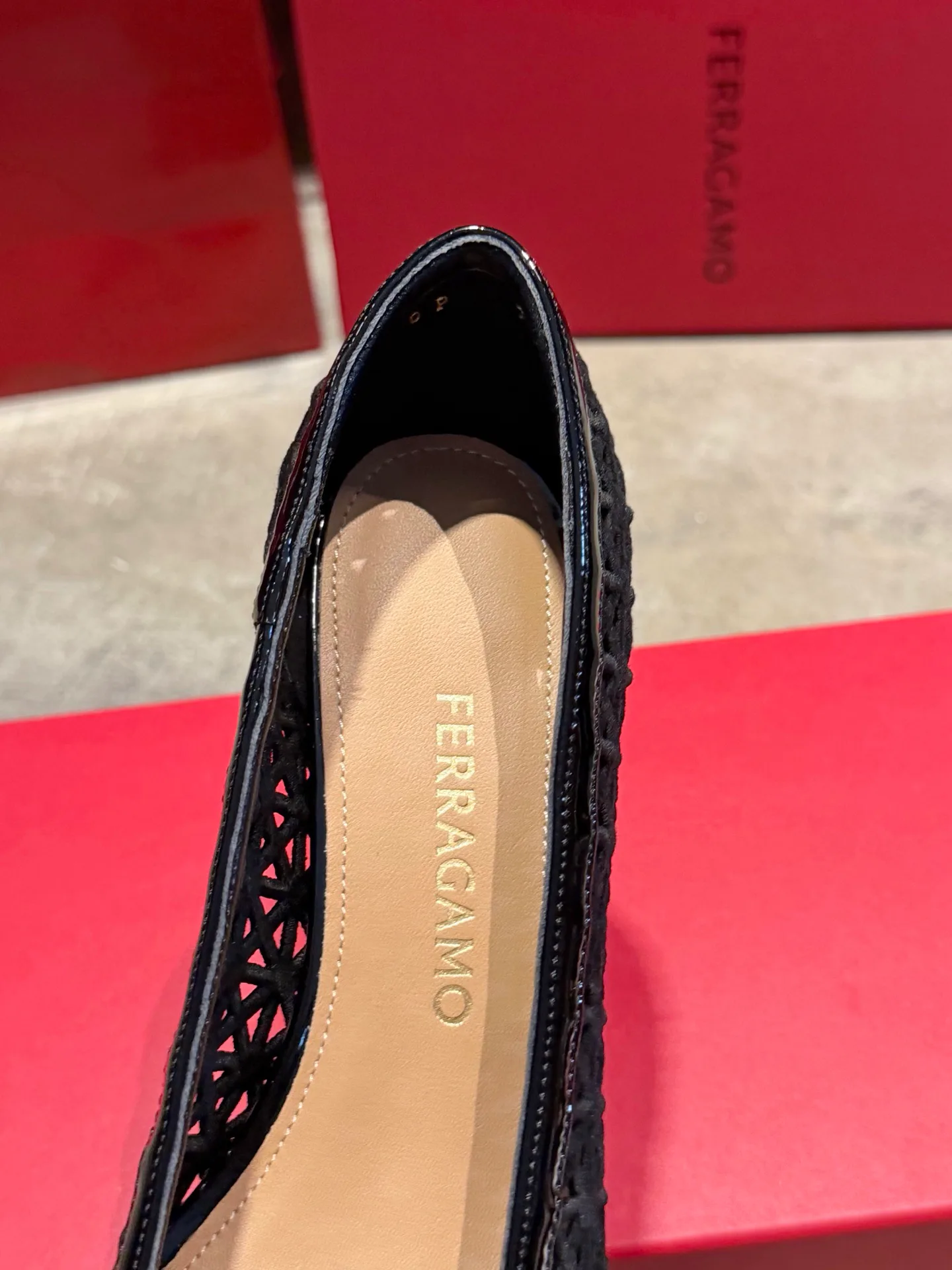 Туфли Женские Salvatore Ferragamo 17642580