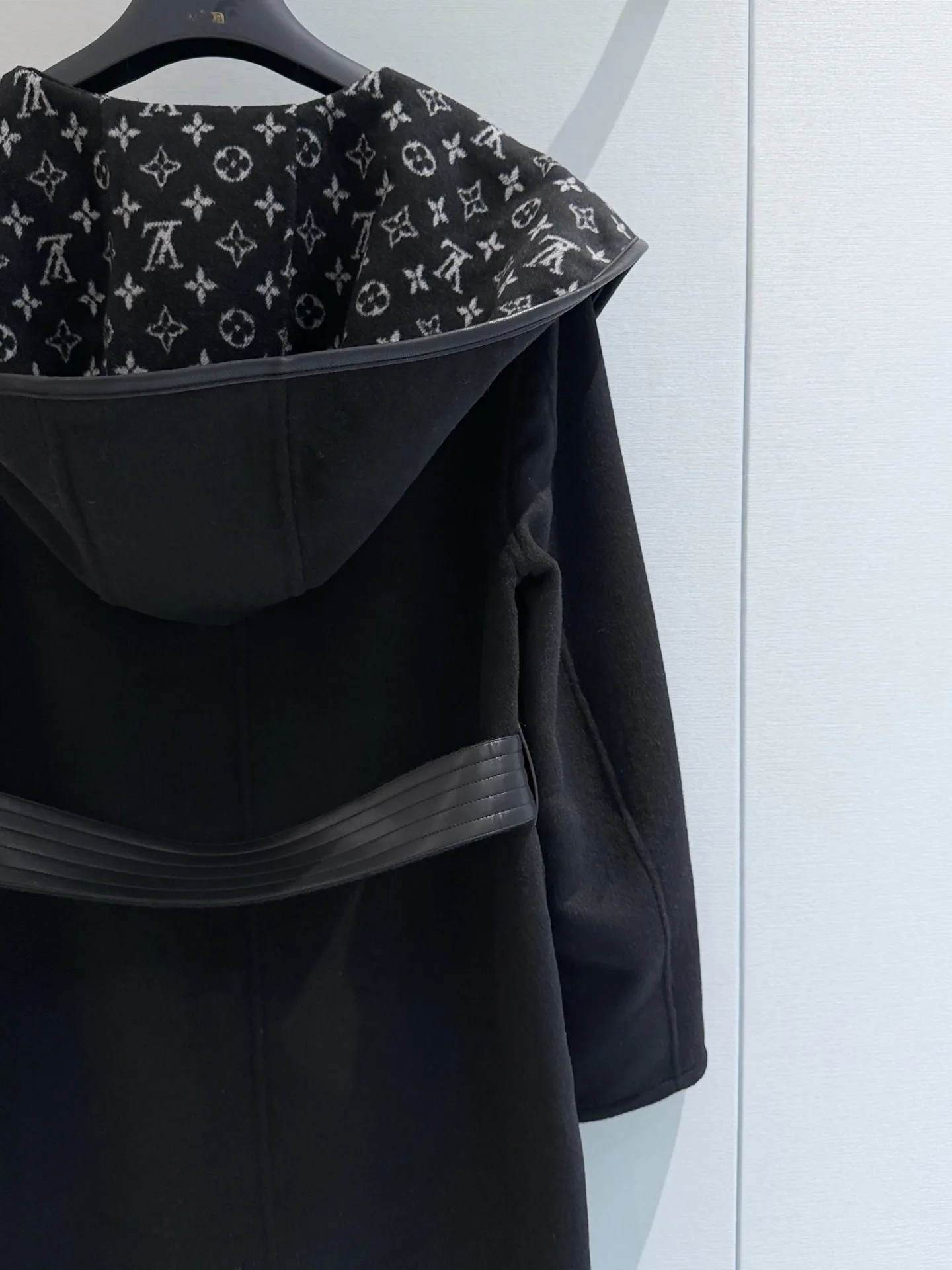 Пальто Женские Louis Vuitton 19025560