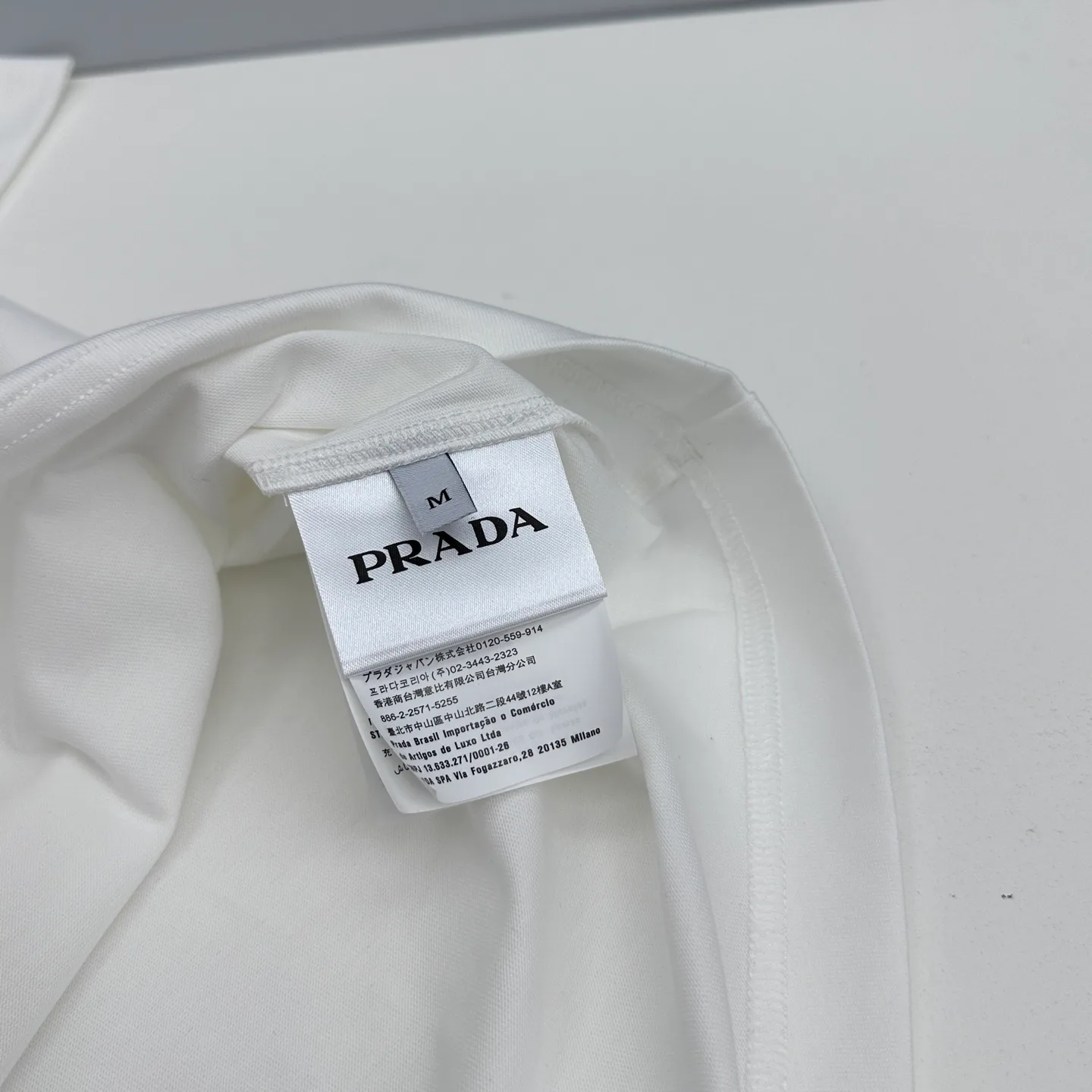Футболки Женские Prada 1635384