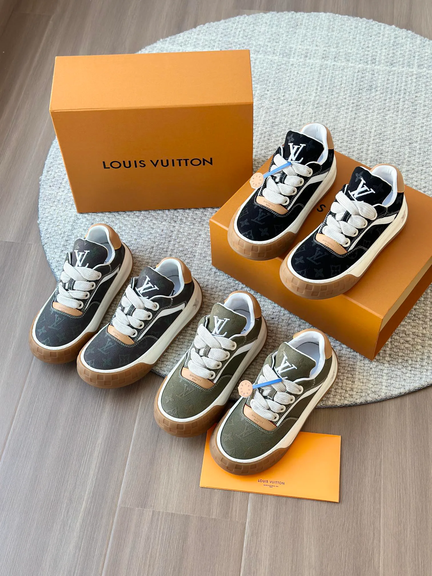 Кроссовки Женские Louis Vuitton 18769307