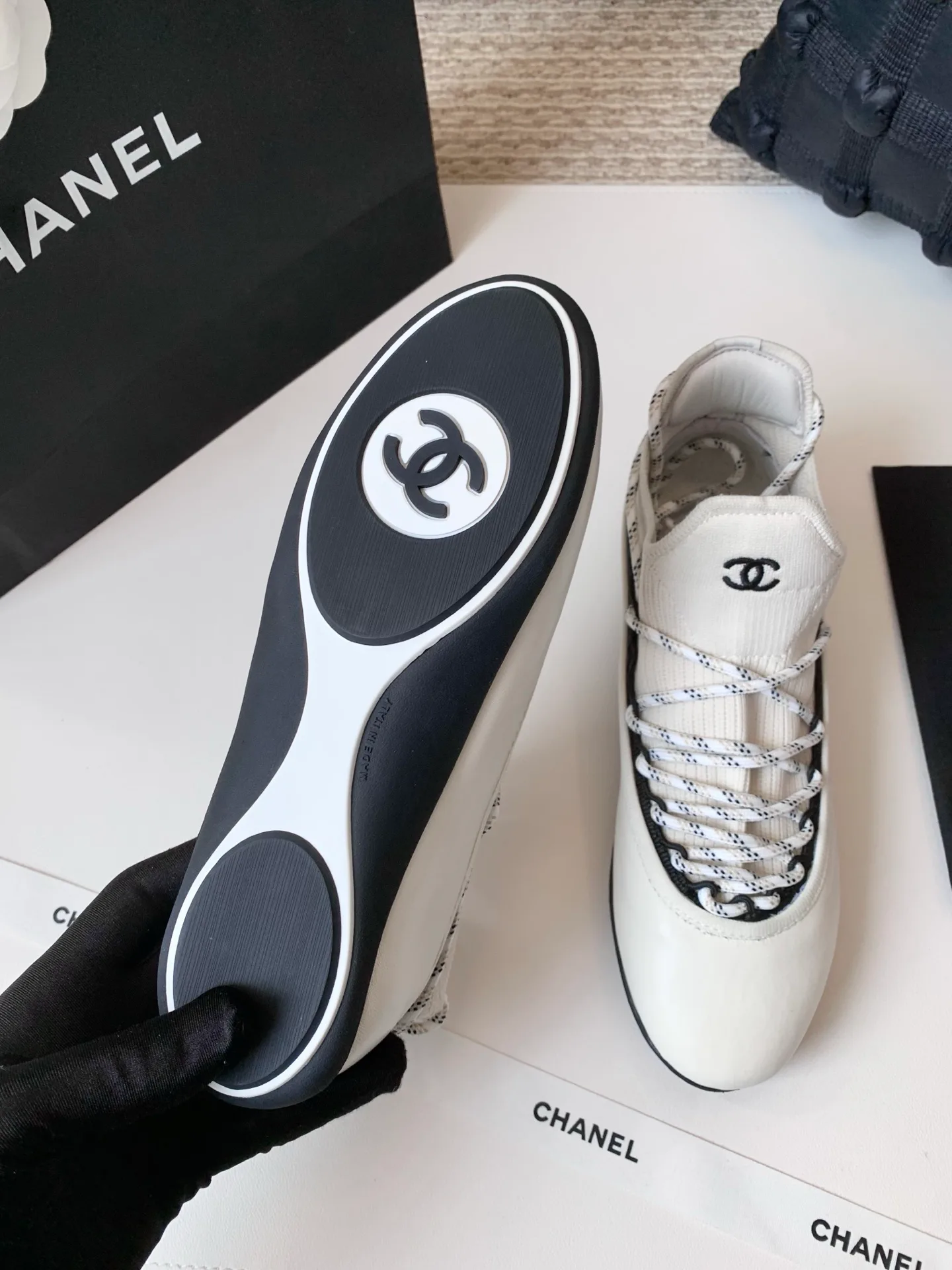 Кроссовки Женские Chanel 17989879