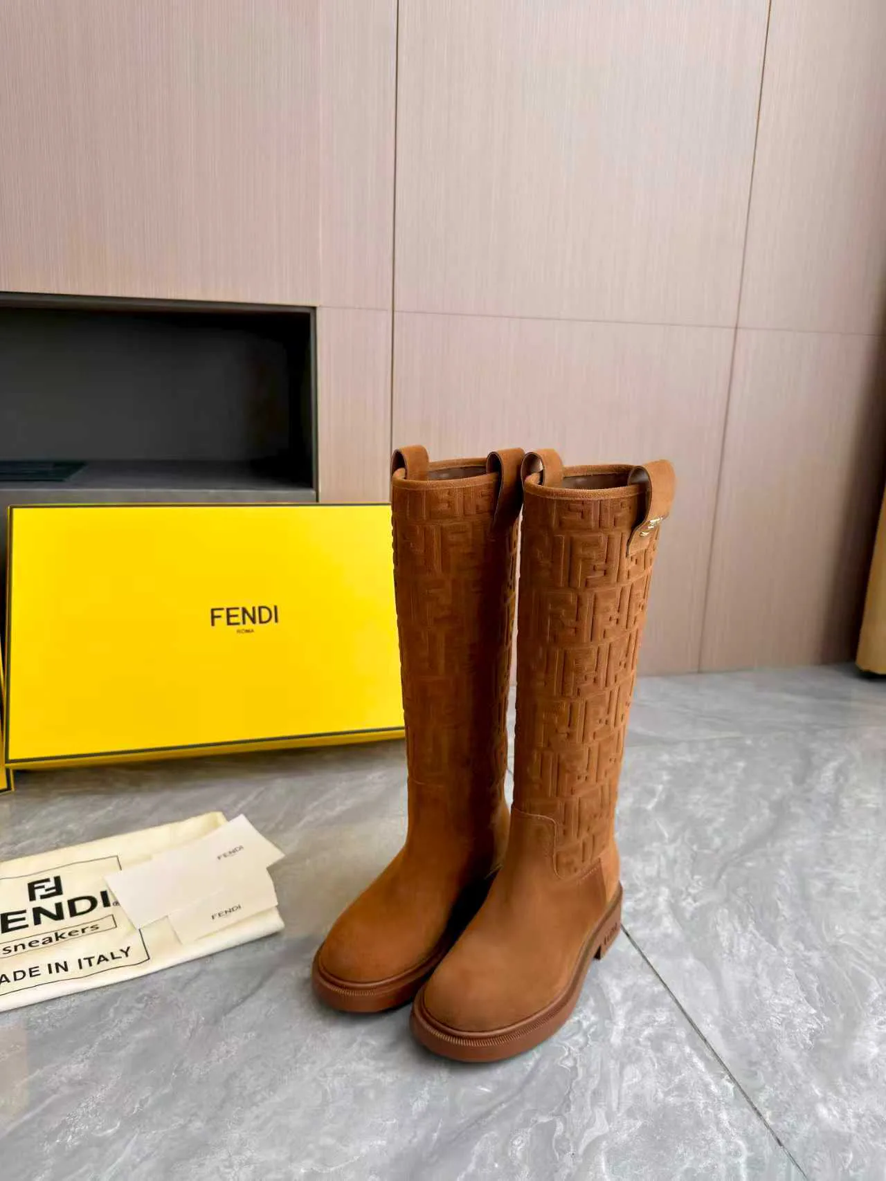 Сапоги Женские Fendi 18104327