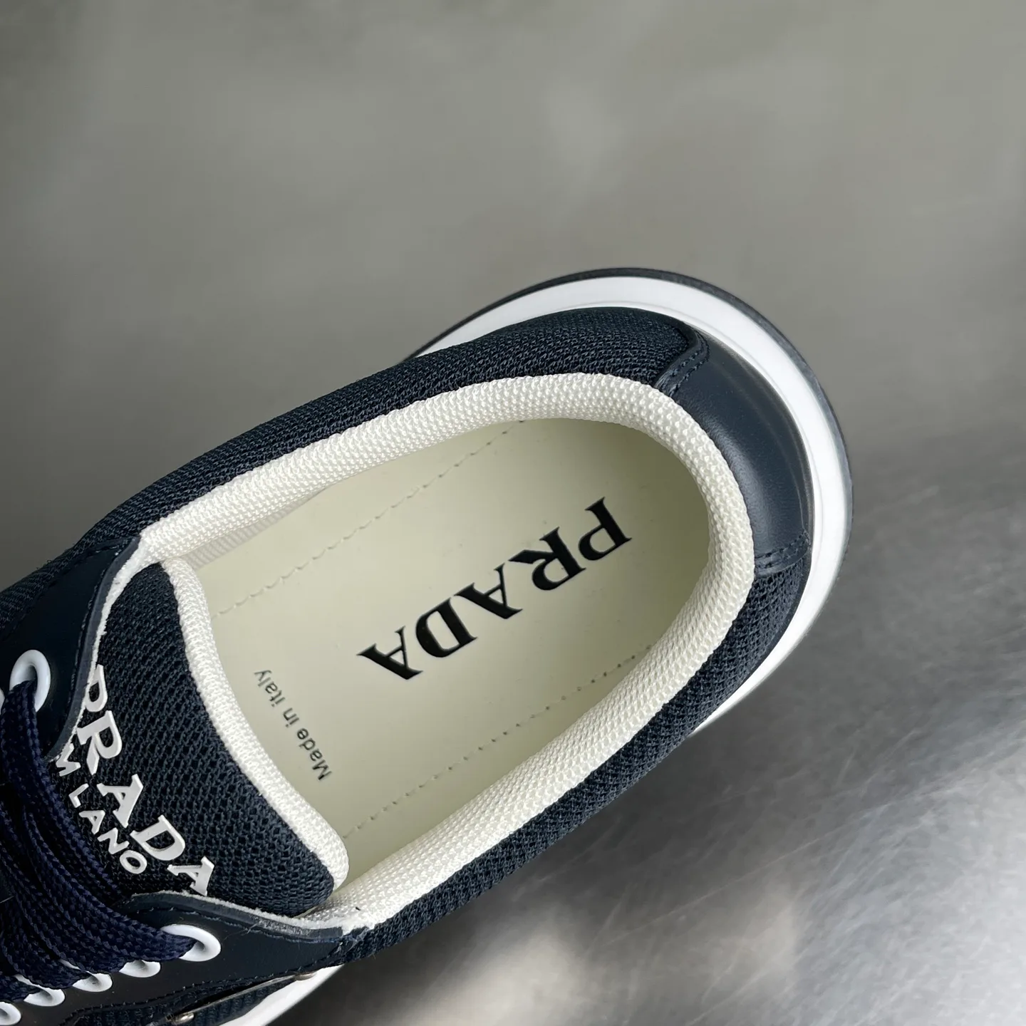 Кроссовки Мужские Prada 13988400