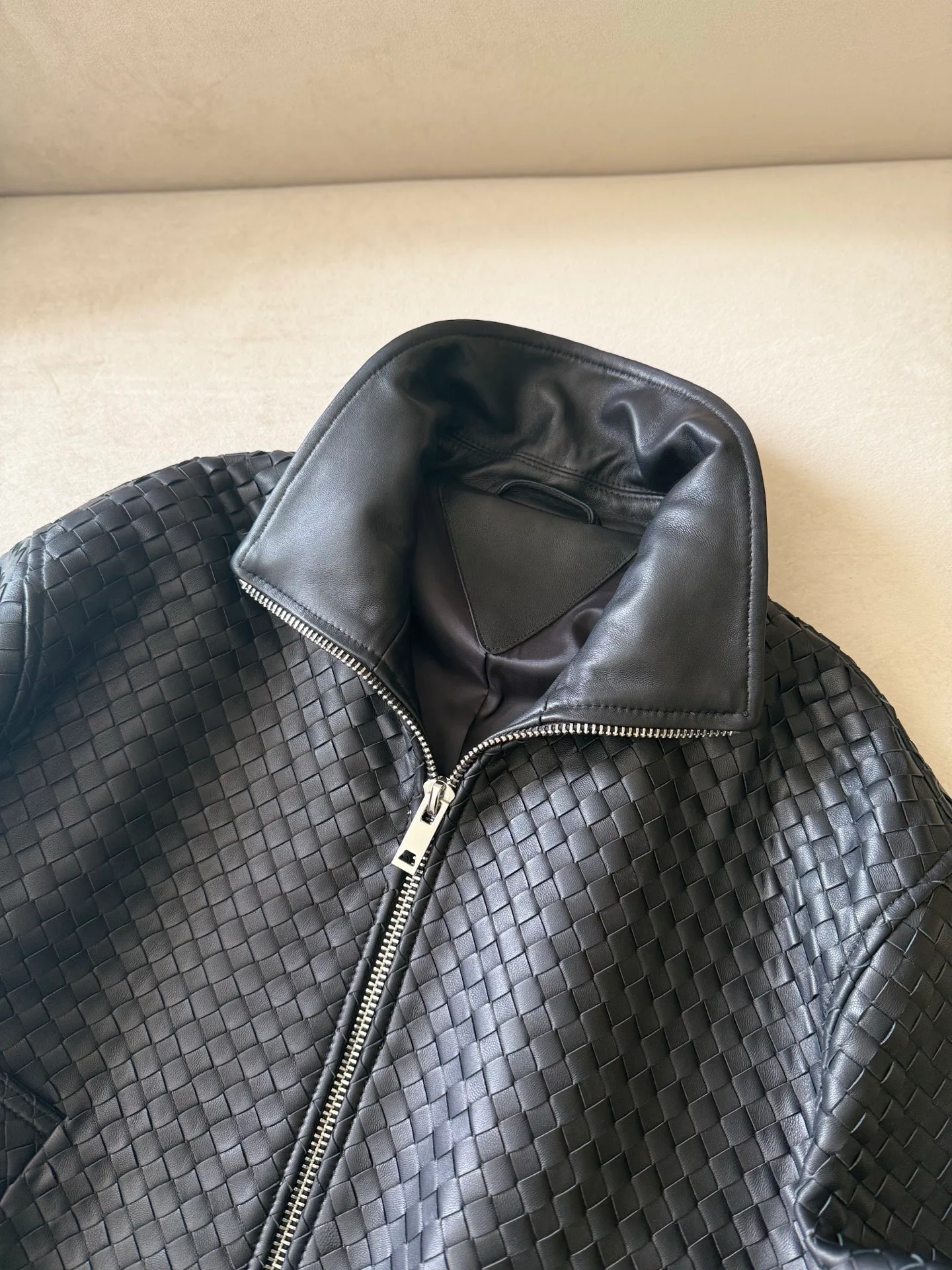 Кожаные Куртки И Дублёнки Женские Bottega Veneta 18208783