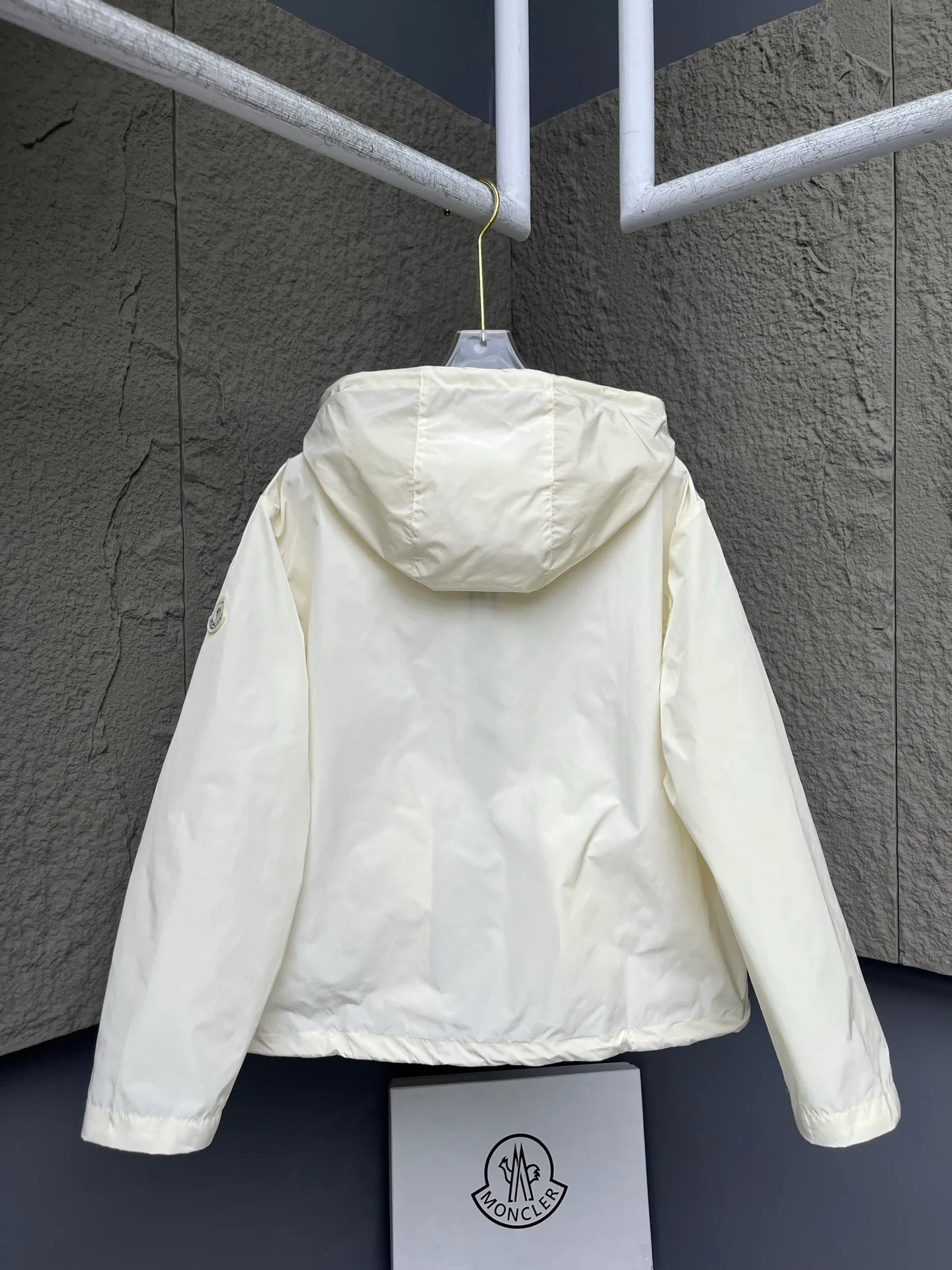 Куртки И Пуховики Женские Moncler 11862713
