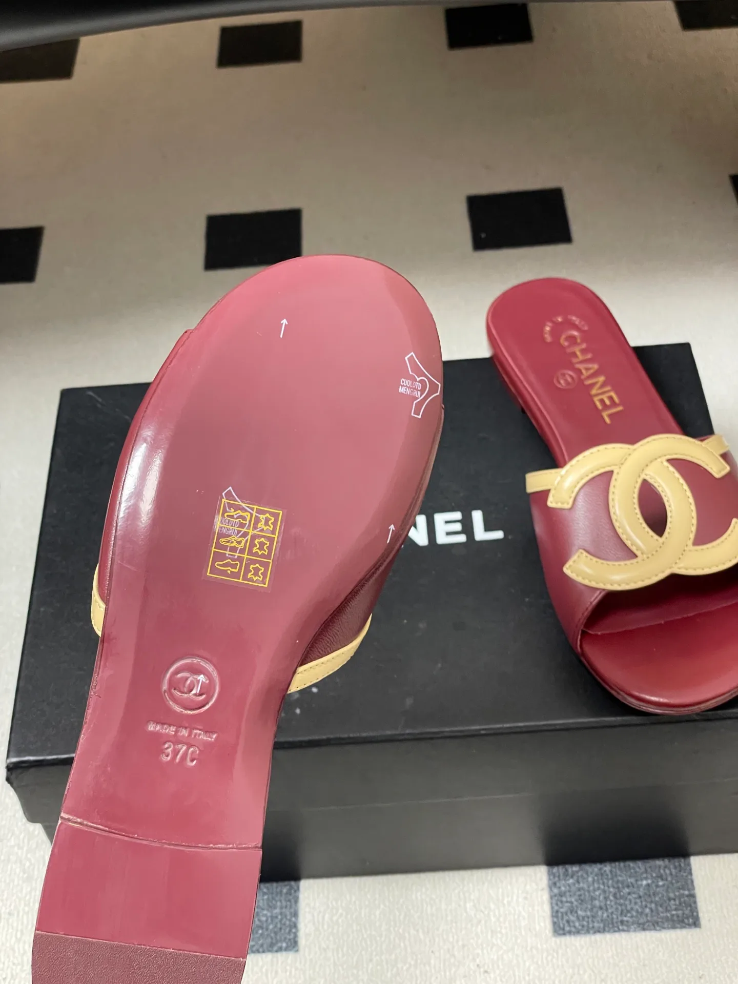 Шлепанцы Женские Chanel 11627614