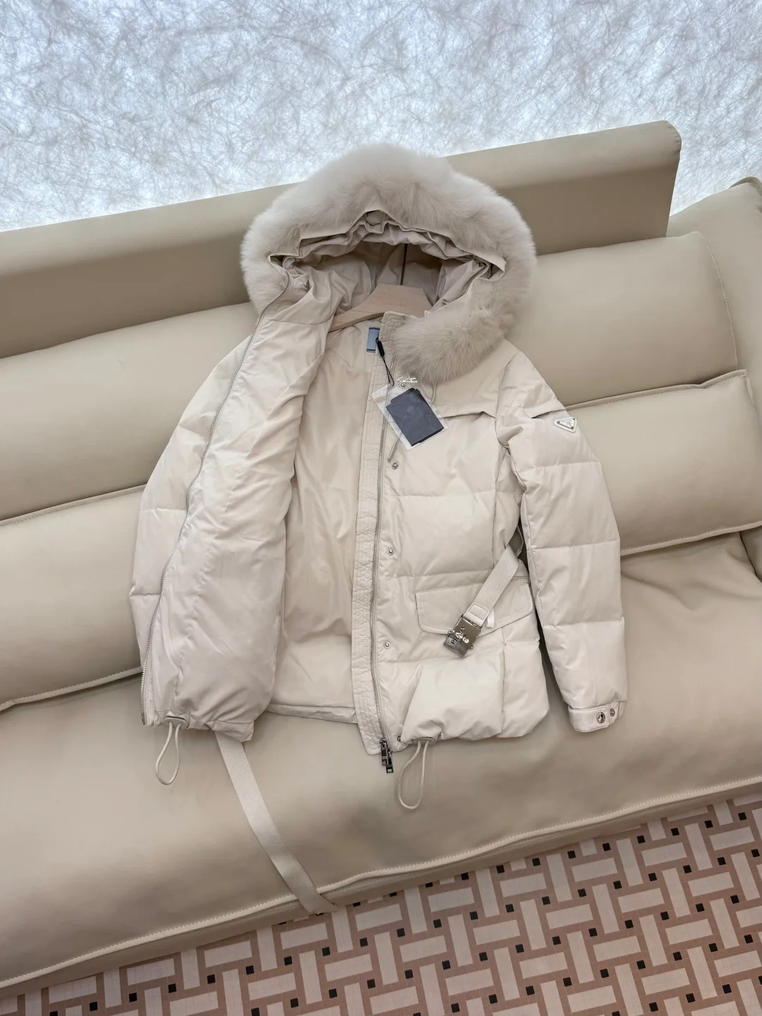 Куртки И Пуховики Женские Prada 18639869