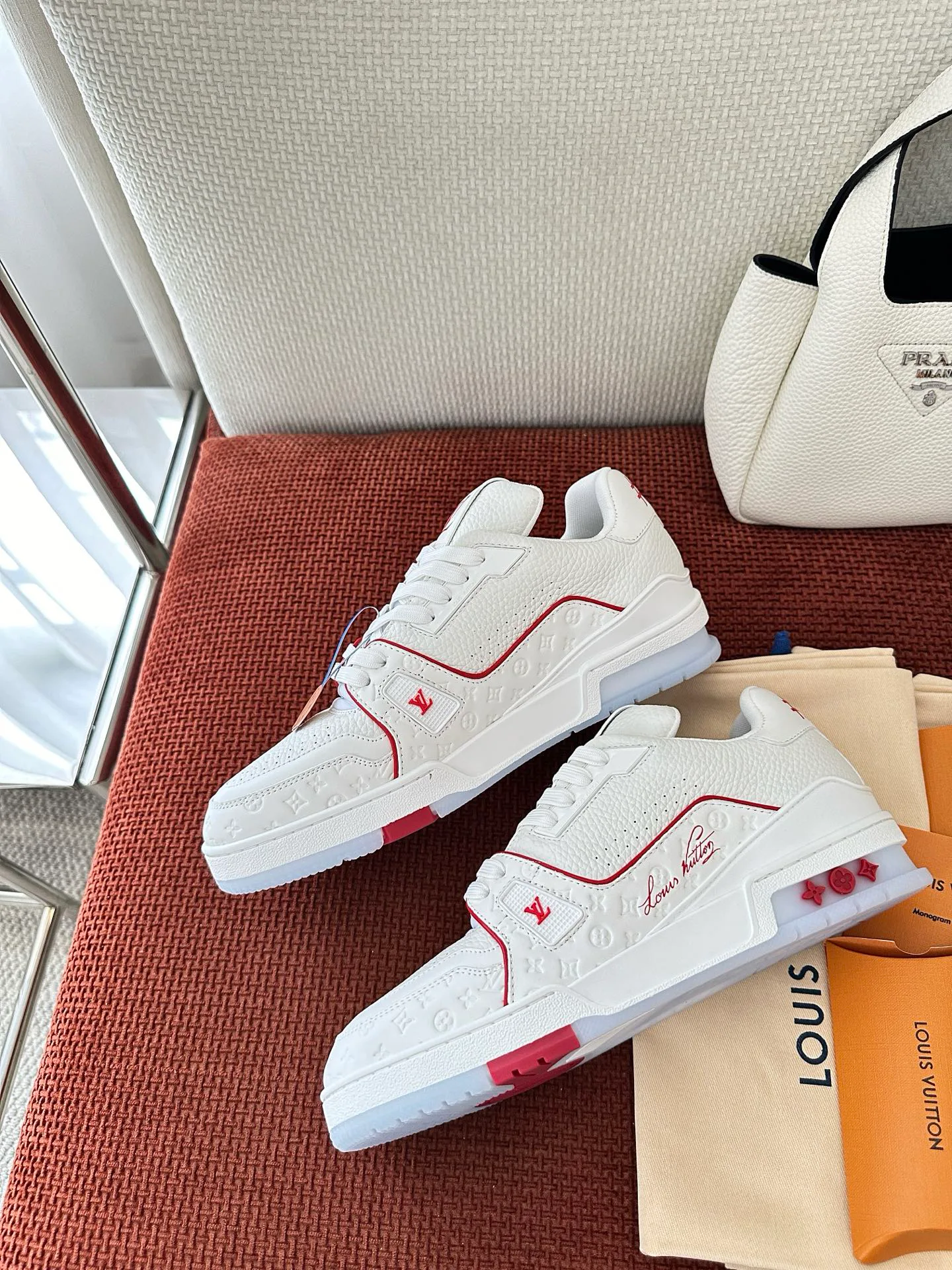 Кроссовки Женские Louis Vuitton 17449366