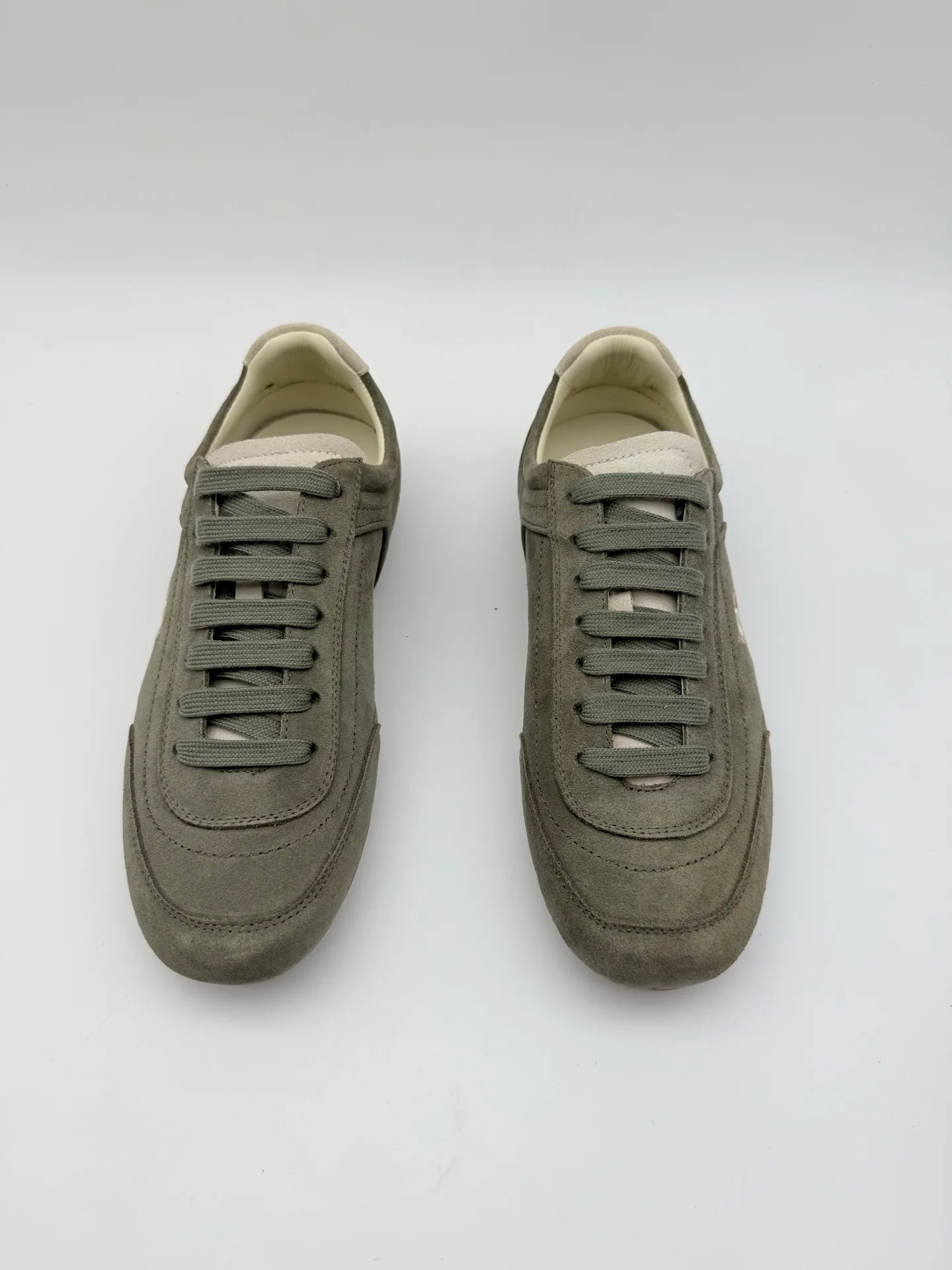 Кроссовки Женские Burberry 18589208